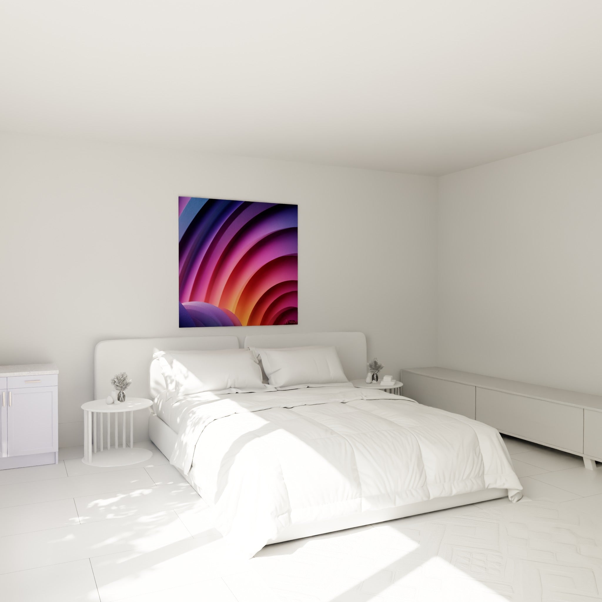 Arcs pourpres et orange d'un tableau artistique abstrait suspendu au-dessus d'un lit dans une chambre claire