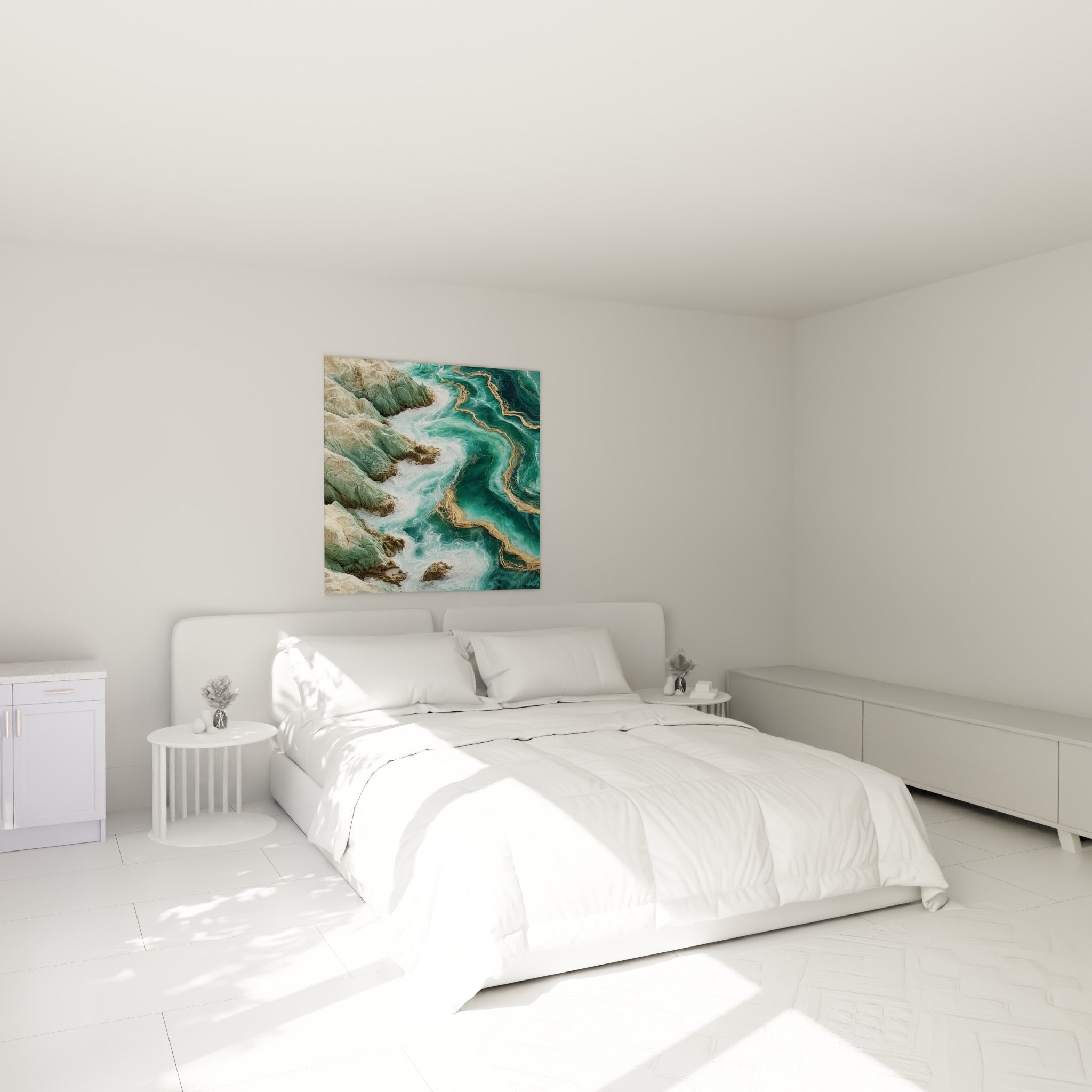 Falaises turquoise et dorées peintes au-dessus d'un lit dans une chambre claire