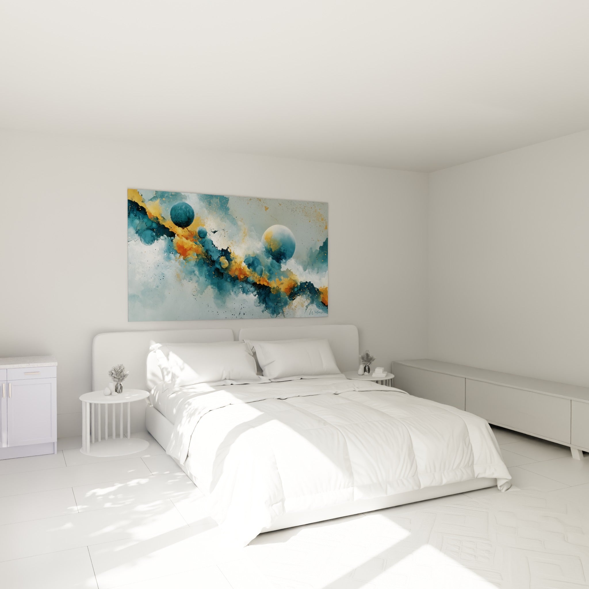 Formes rondes bleu ardoise et éclats dorés composant ce tableau Artistique abstrait, au-dessus d'un lit dans une chambre claire