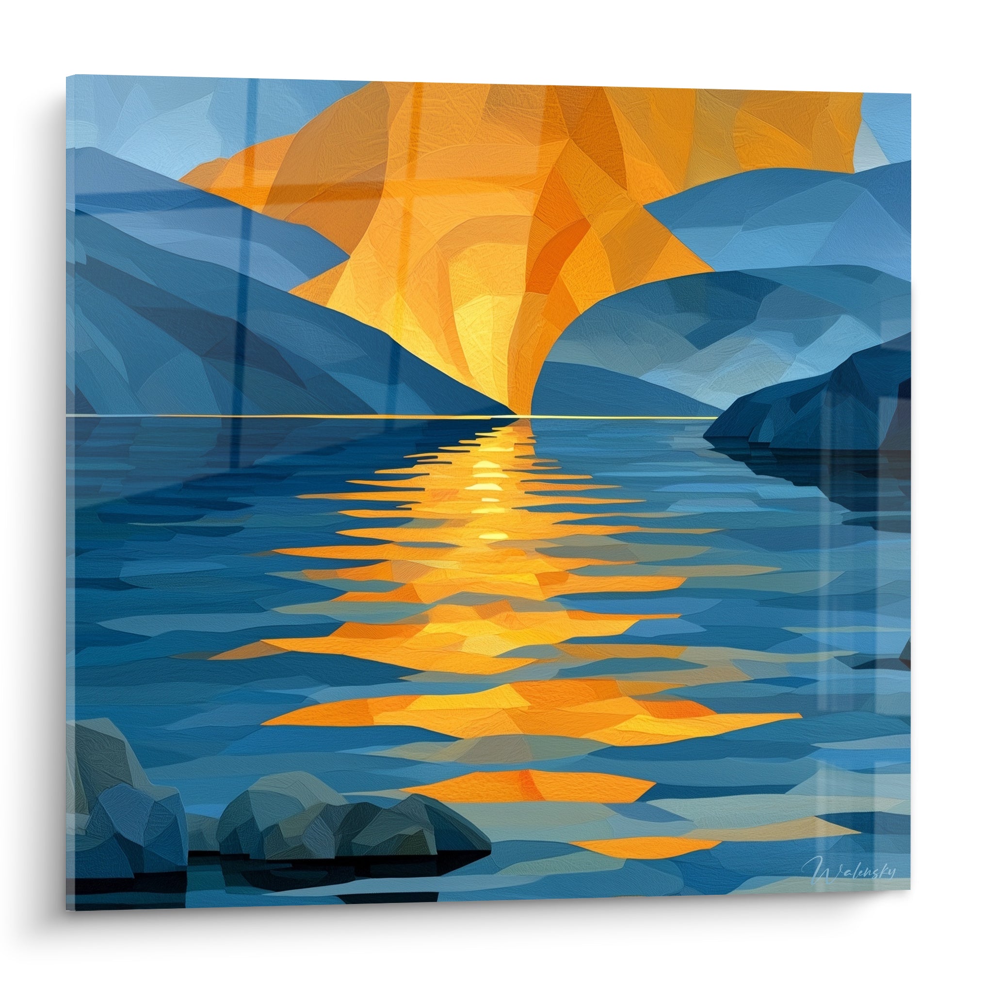 Coucher de soleil doré et bleu marine fragmenté au-dessus d'un lac stylisé aux reflets orangés