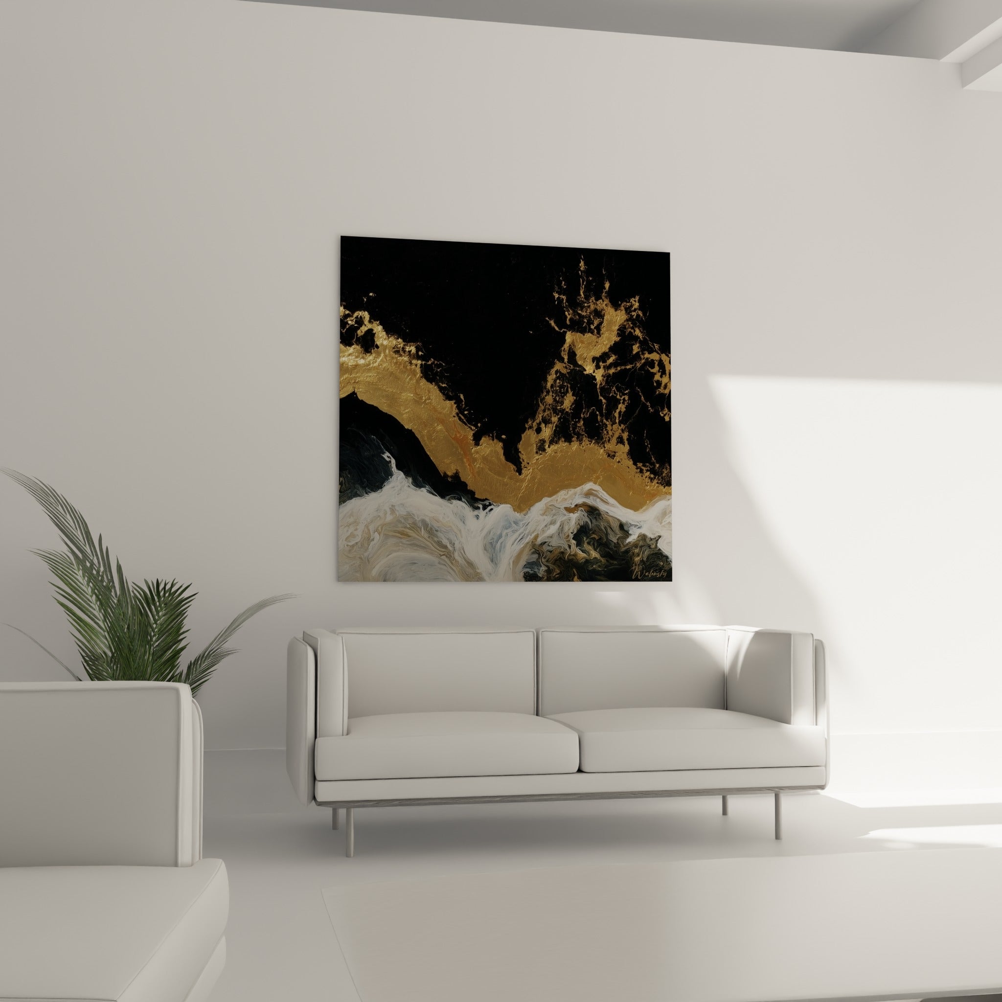 Composition noire, dorée et blanche évoquant une marée nocturne au-dessus d'un canapé dans un salon lumineux