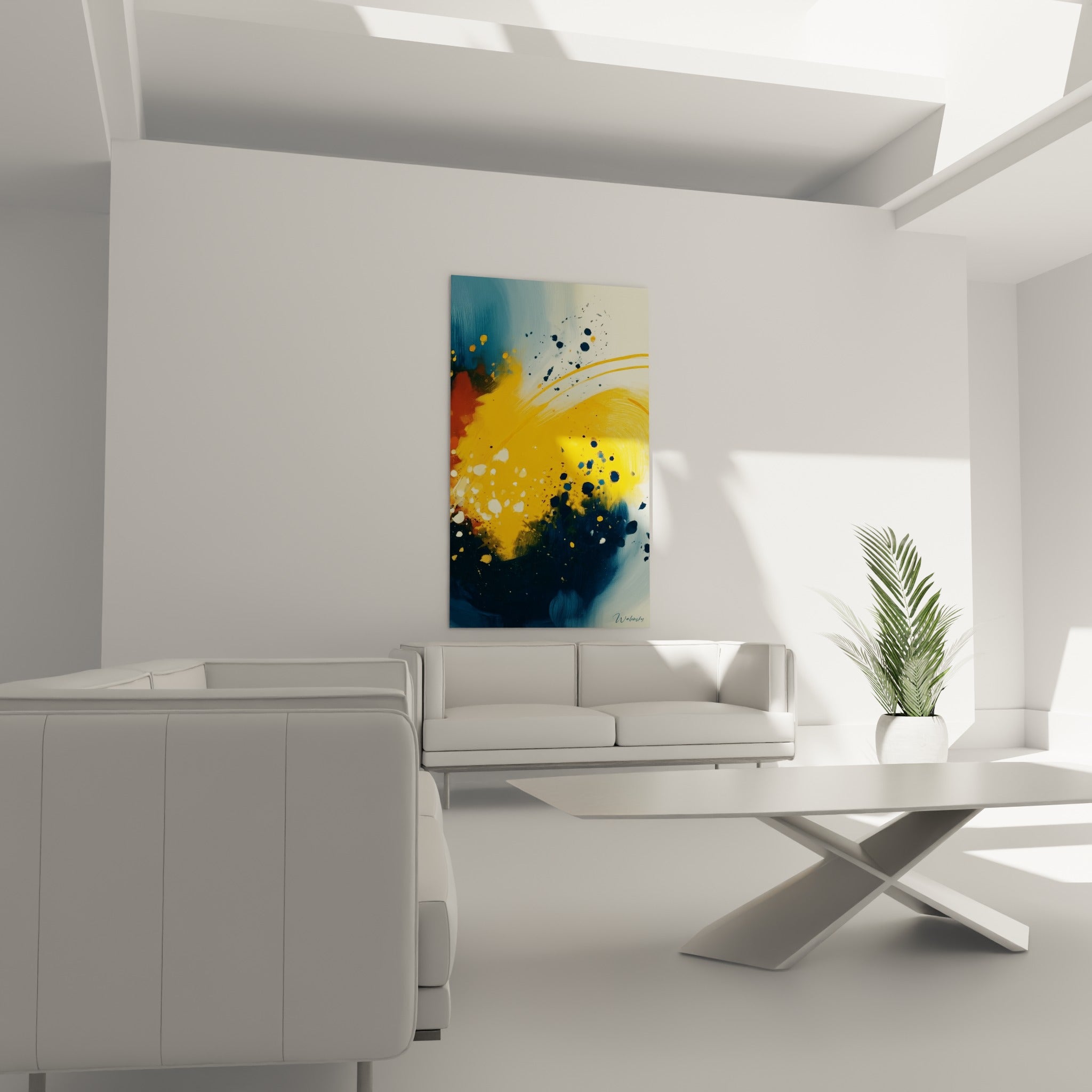 Composition jaune ocre et bleu profond de ce tableau artistique abstrait, au-dessus d'un canapé dans un salon lumineux