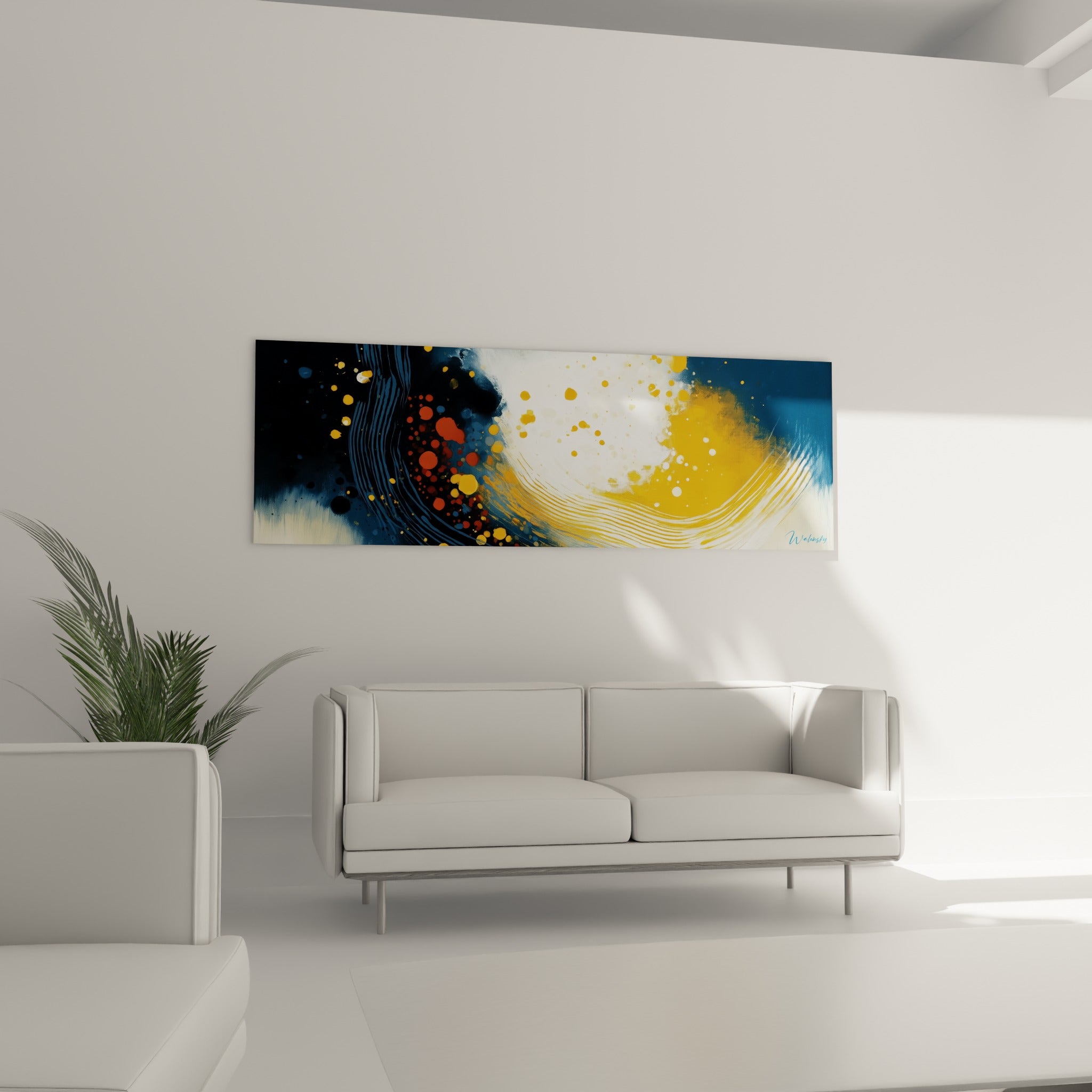 Toile abstraite ondulée mêlant bleu marine et ocre doré, au-dessus d'un canapé dans un salon lumineux