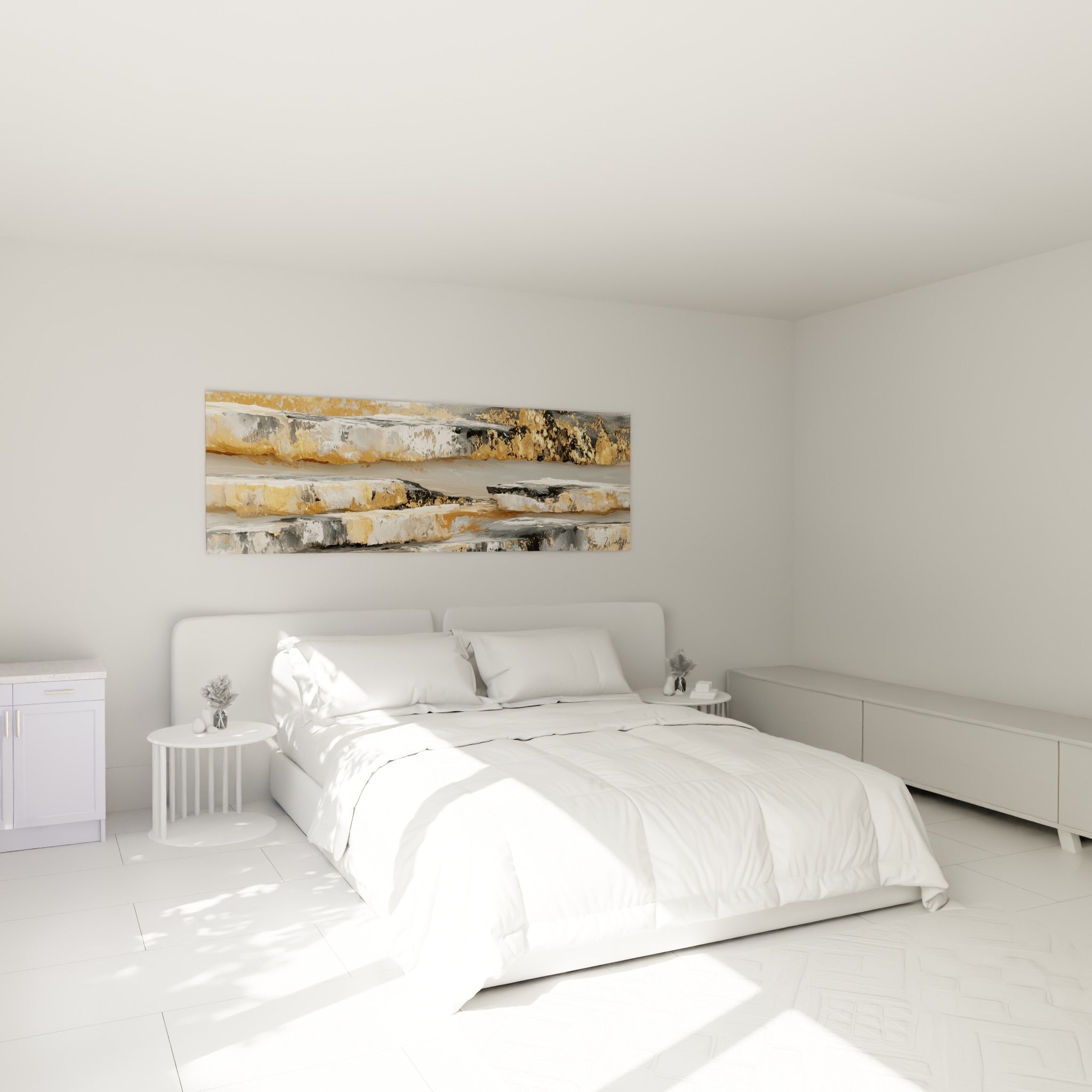 Composition minérale dorée et grise accrochée au-dessus d'un lit dans une chambre claire