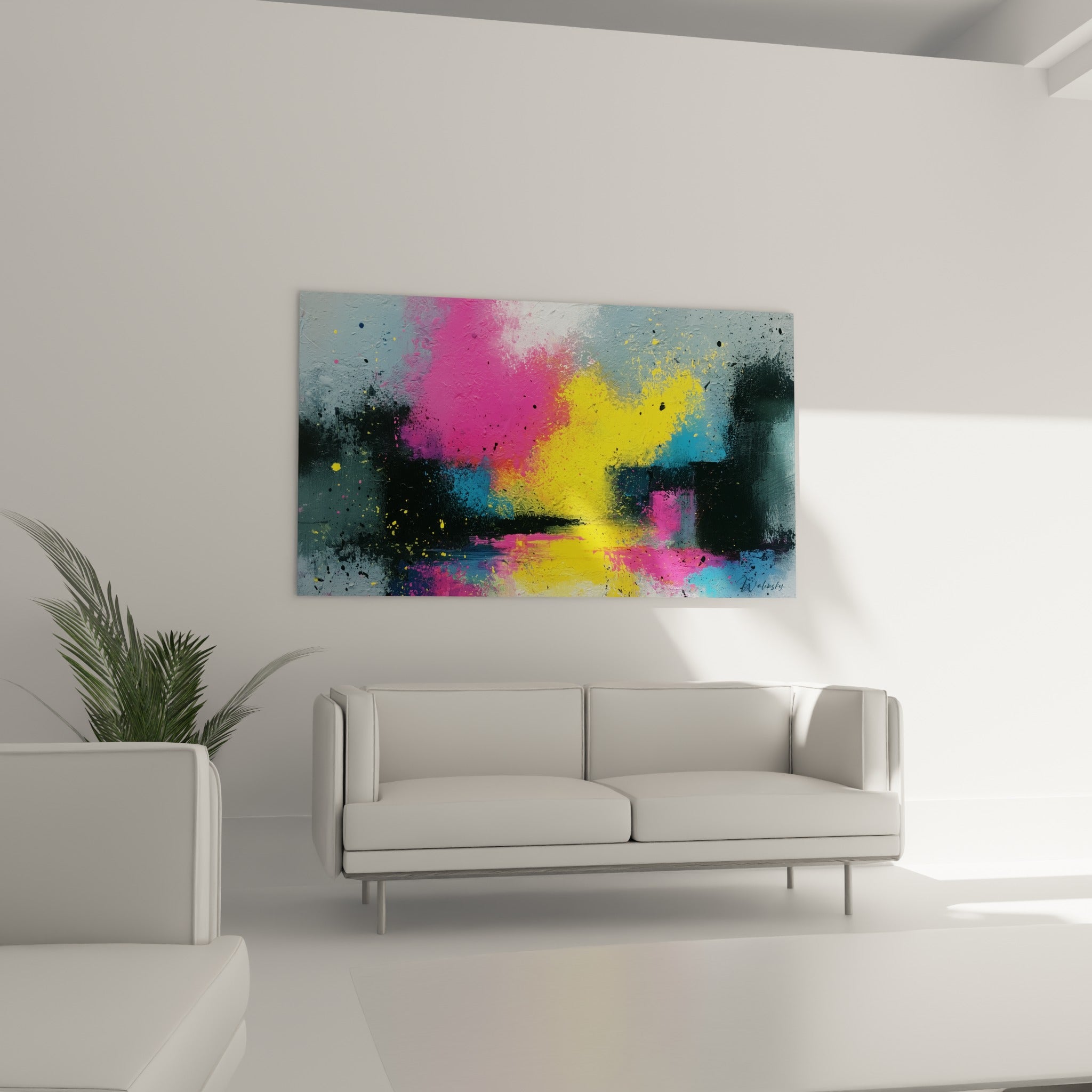 Jaillissement coloré rose, jaune et noir, au-dessus d'un canapé dans un salon lumineux