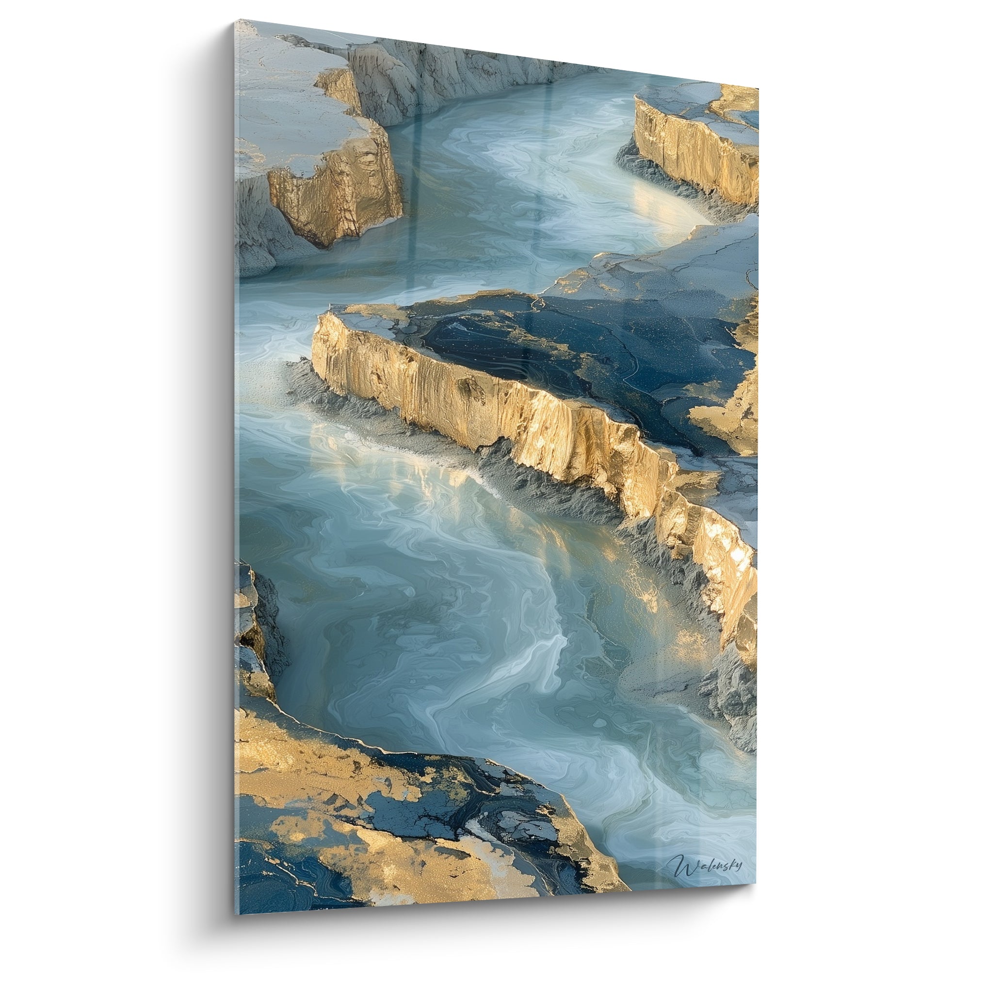 Rivière artistique abstrait aux rives dorées texturées et eaux bleu marine sinueuses en pleine composition