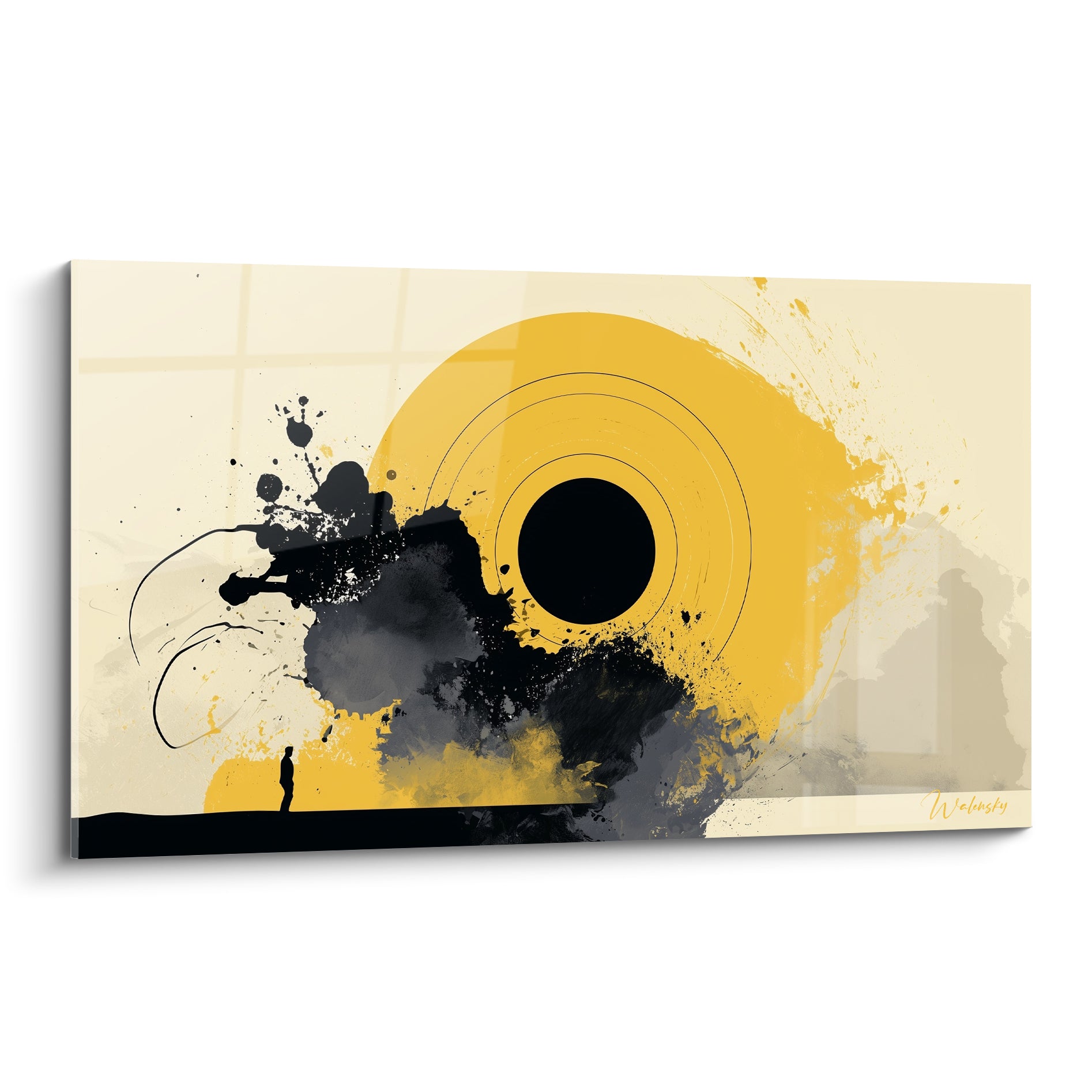 Silhouette noire face à un halo jaune ocre éclaboussé, tableau artistique abstrait aux tons crème