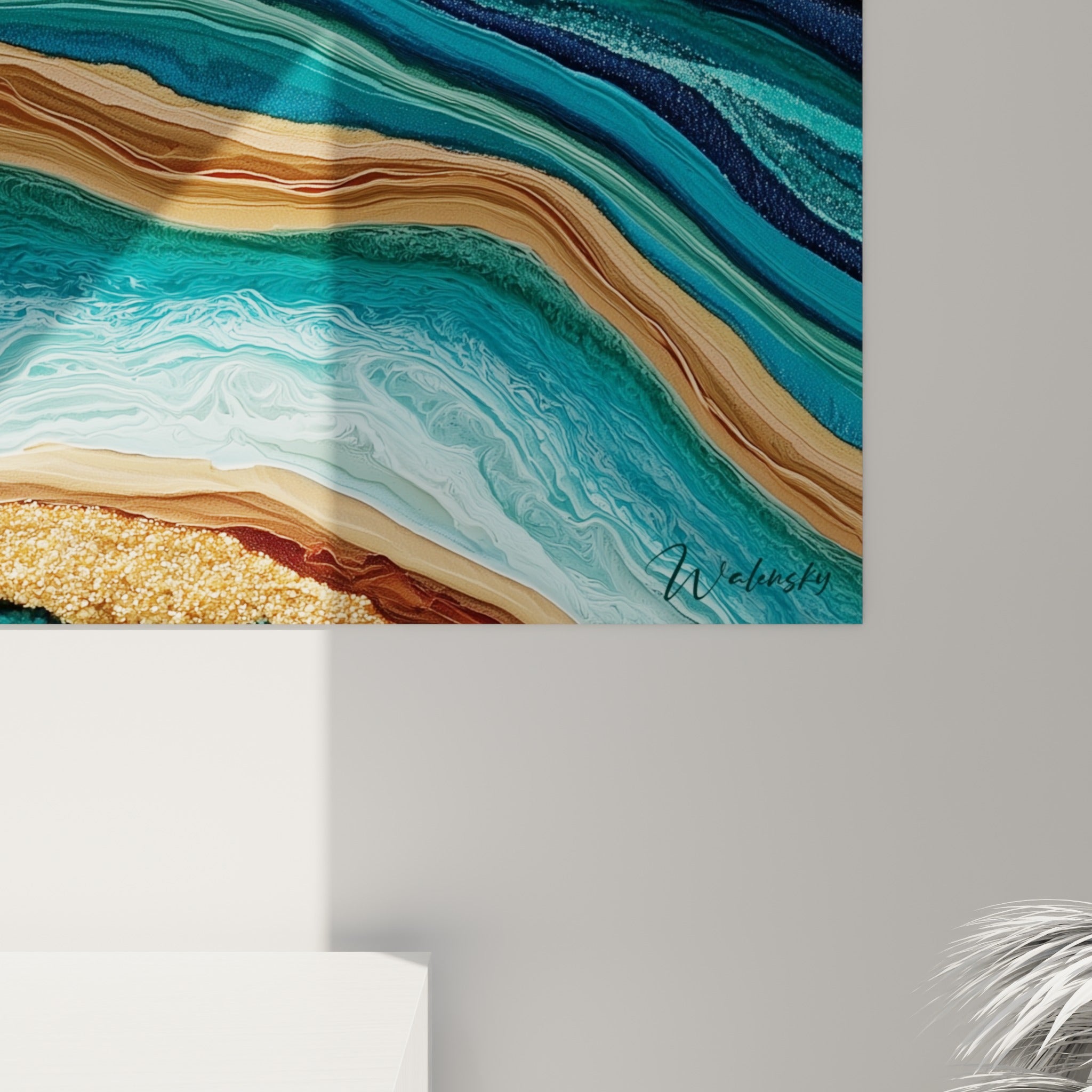 Grain marbré et veines dorées scintillantes de ce tableau agate vues de près, contrastes bleu marine et anthracite