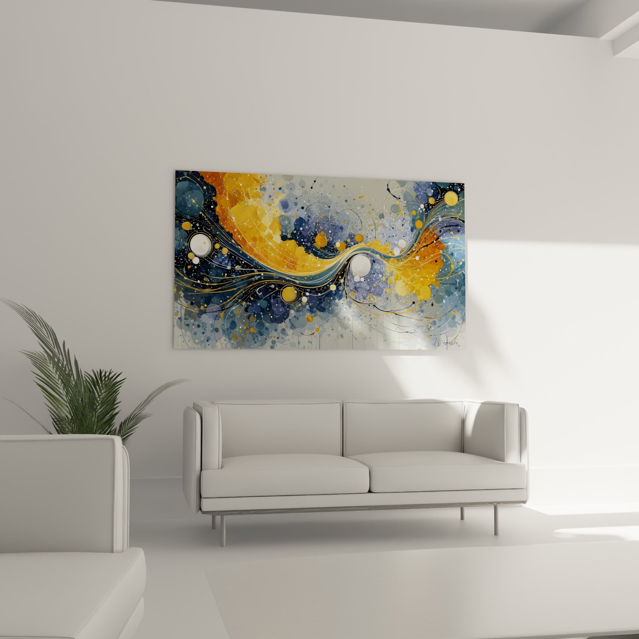 Volutes dorées et bleu marine animant ce tableau artistique abstrait, au-dessus d'un canapé dans un salon lumineux