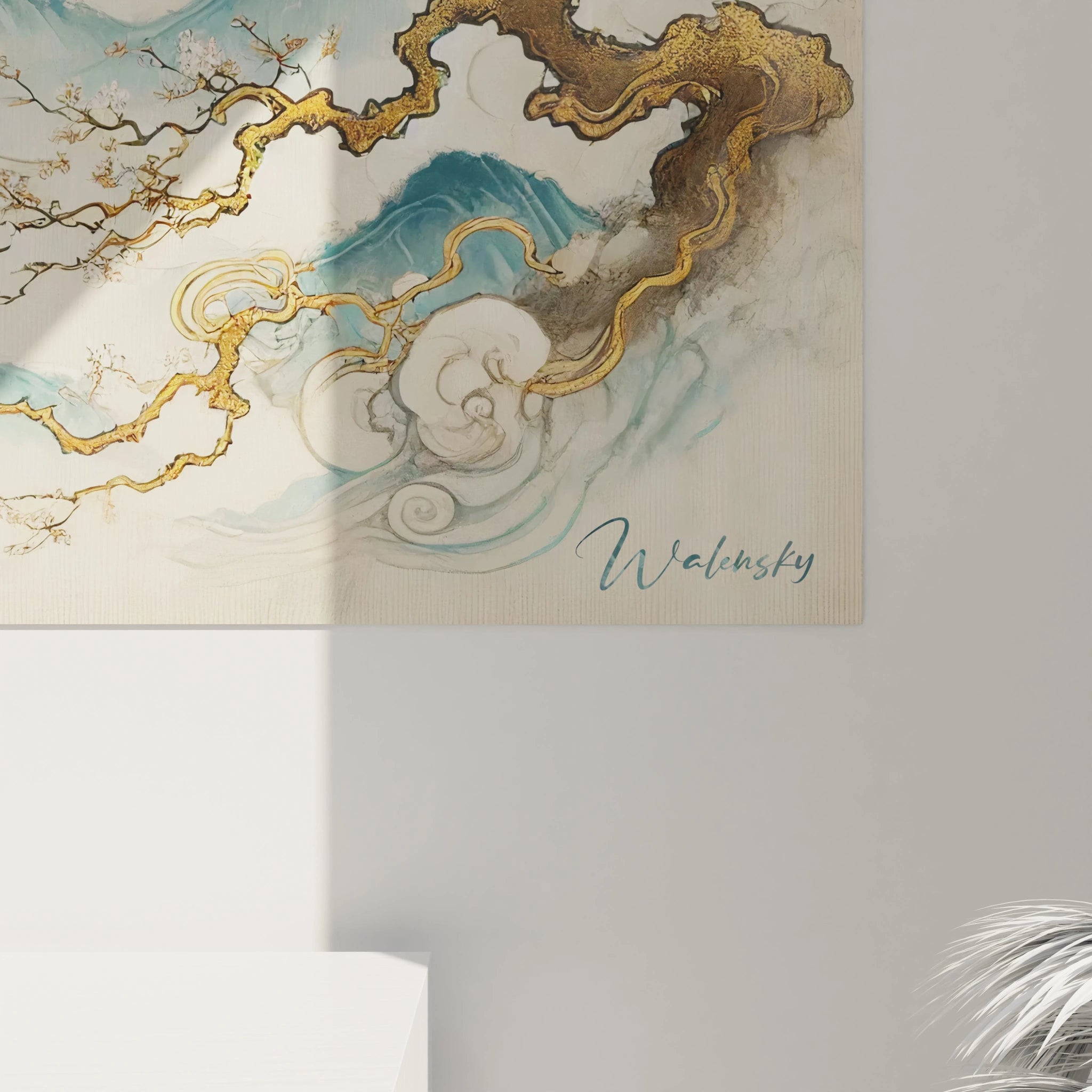 Gros plan sur le tableau Mont Fuji revelant le manteau neigeux et les details dorés La beaute intemporelle de cette montagne japonaise inspire calme et contemplation