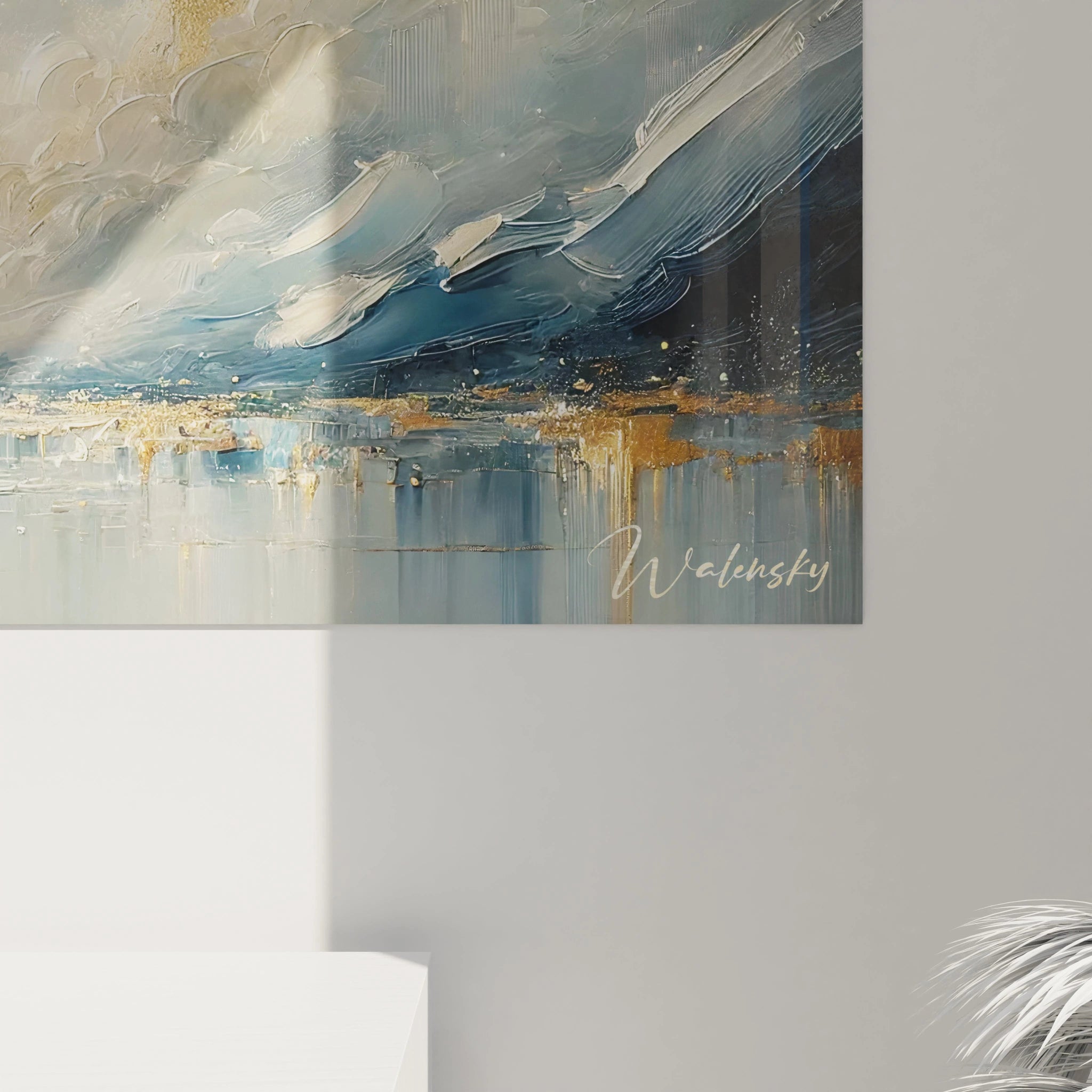 Vue de près de ce tableau Ciel Étoilé chaque étoile dorée contraste subtilement avec les tons bleus et blancs pour capturer la profondeur et la beauté sereine de la nuit