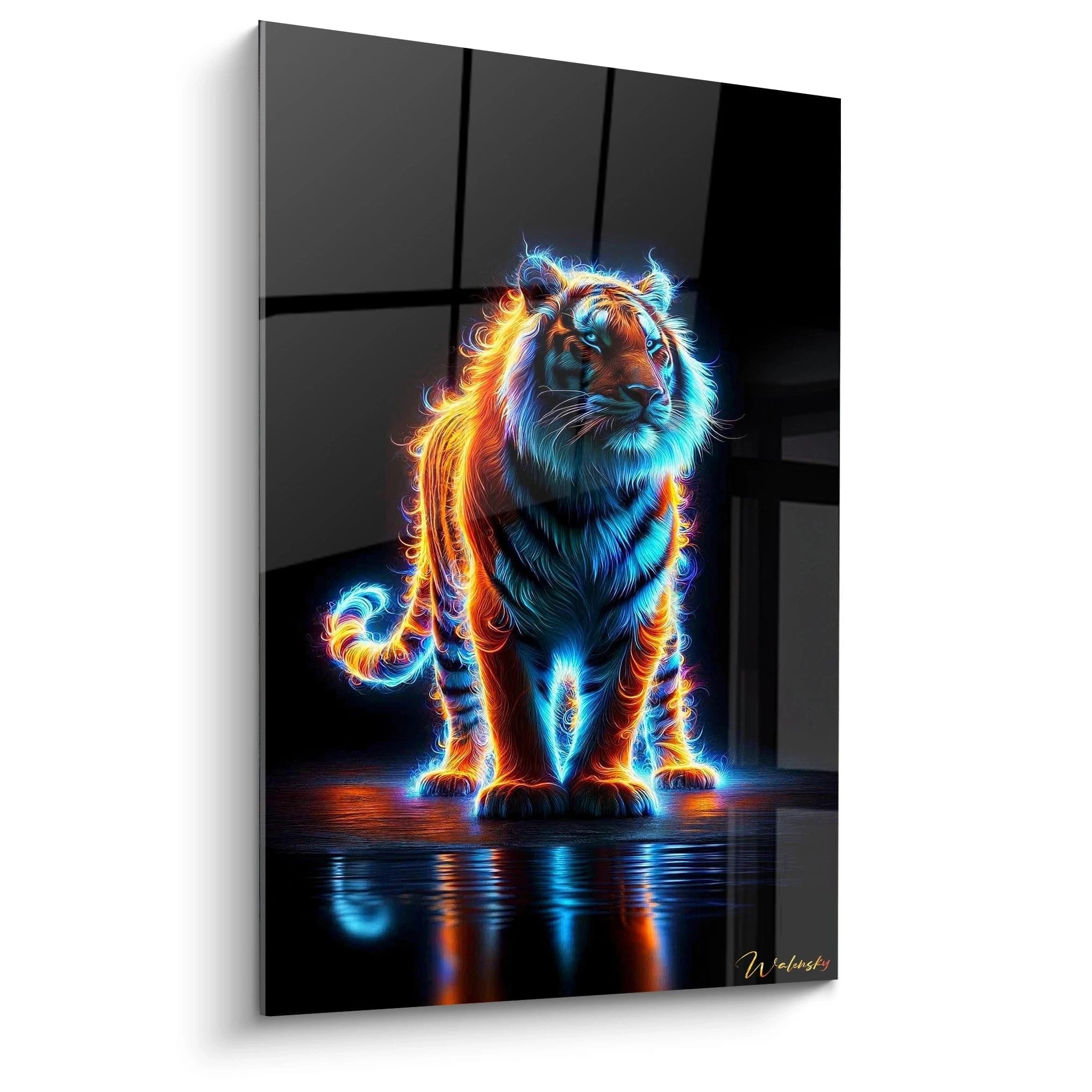 Un tableau d'animal montrant un tigre au corps illuminé de couleurs néon orange et bleu électrique sur fond noir. La texture du pelage apparaît comme des filaments lumineux ondulants. Des reflets colorés se projettent sur la surface brillante sous l'animal.