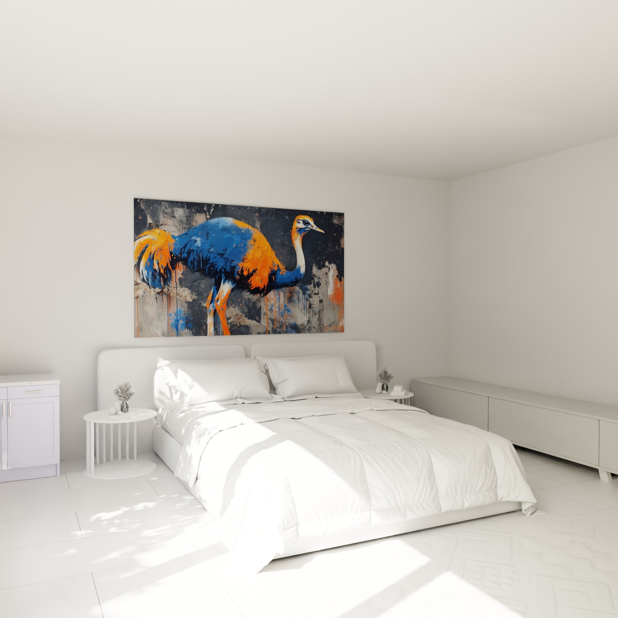 Silhouette d'autruche bleu marine et orange accrochée au-dessus d'un lit dans une chambre claire