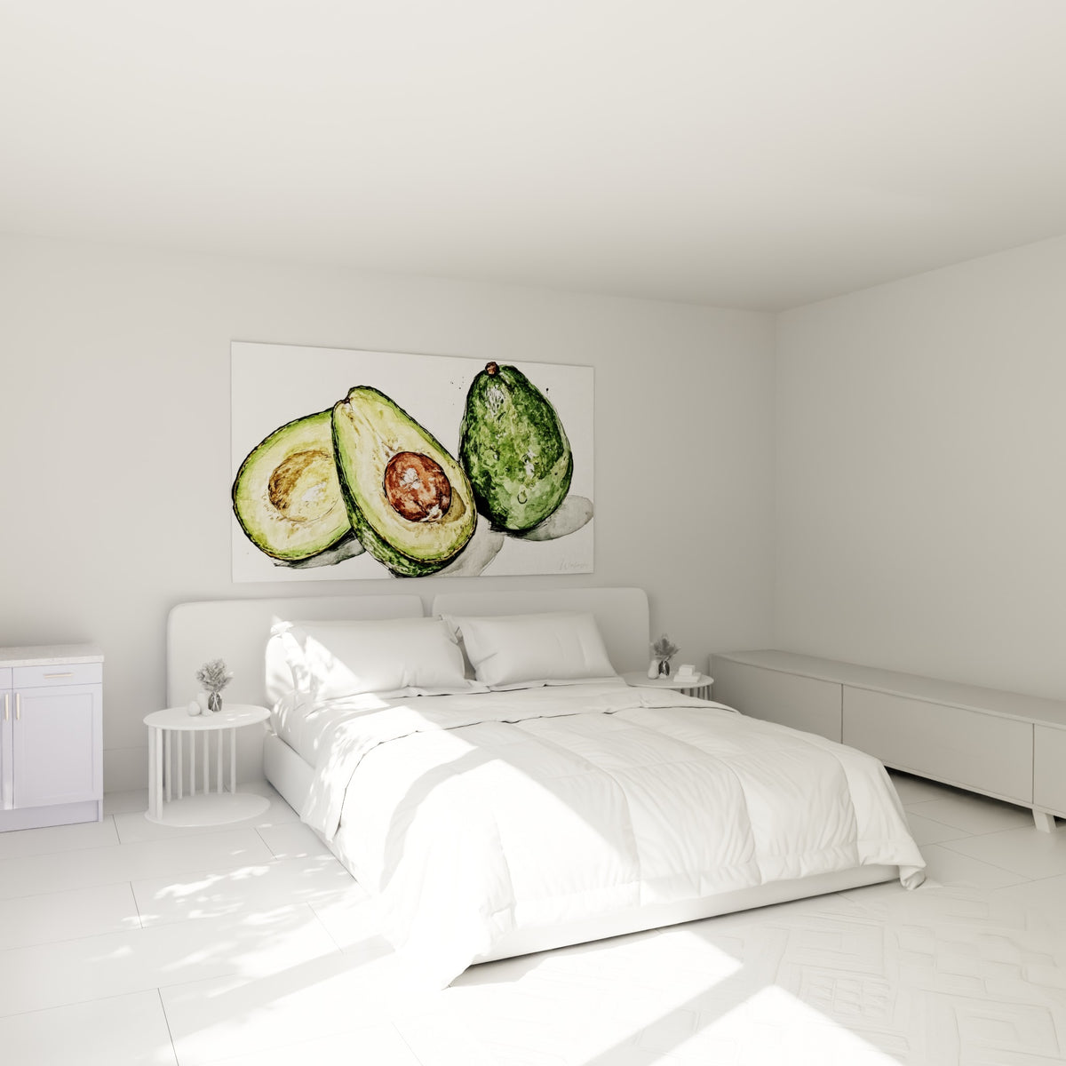 Fruit d'avocat vert et noyau brun peint à l'aquarelle, accroché au-dessus d'un lit dans une chambre claire