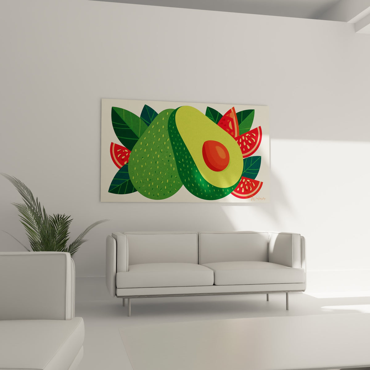 Avocat coloré vert émeraude et rouge corail accroché au-dessus d'un canapé dans un salon lumineux.
