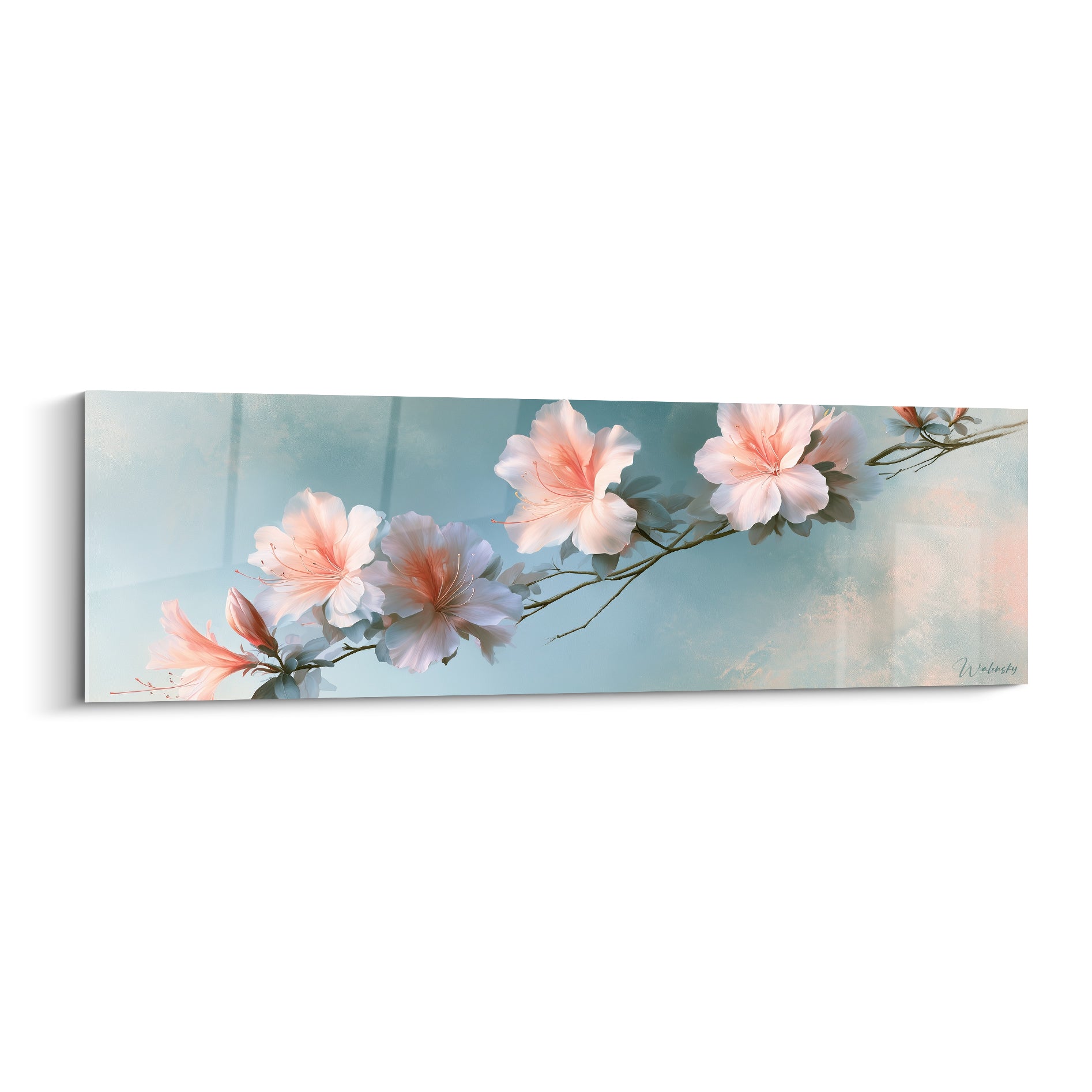 Branche d'azalée aux pétales roses et blancs sur fond bleu pastel vaporeux