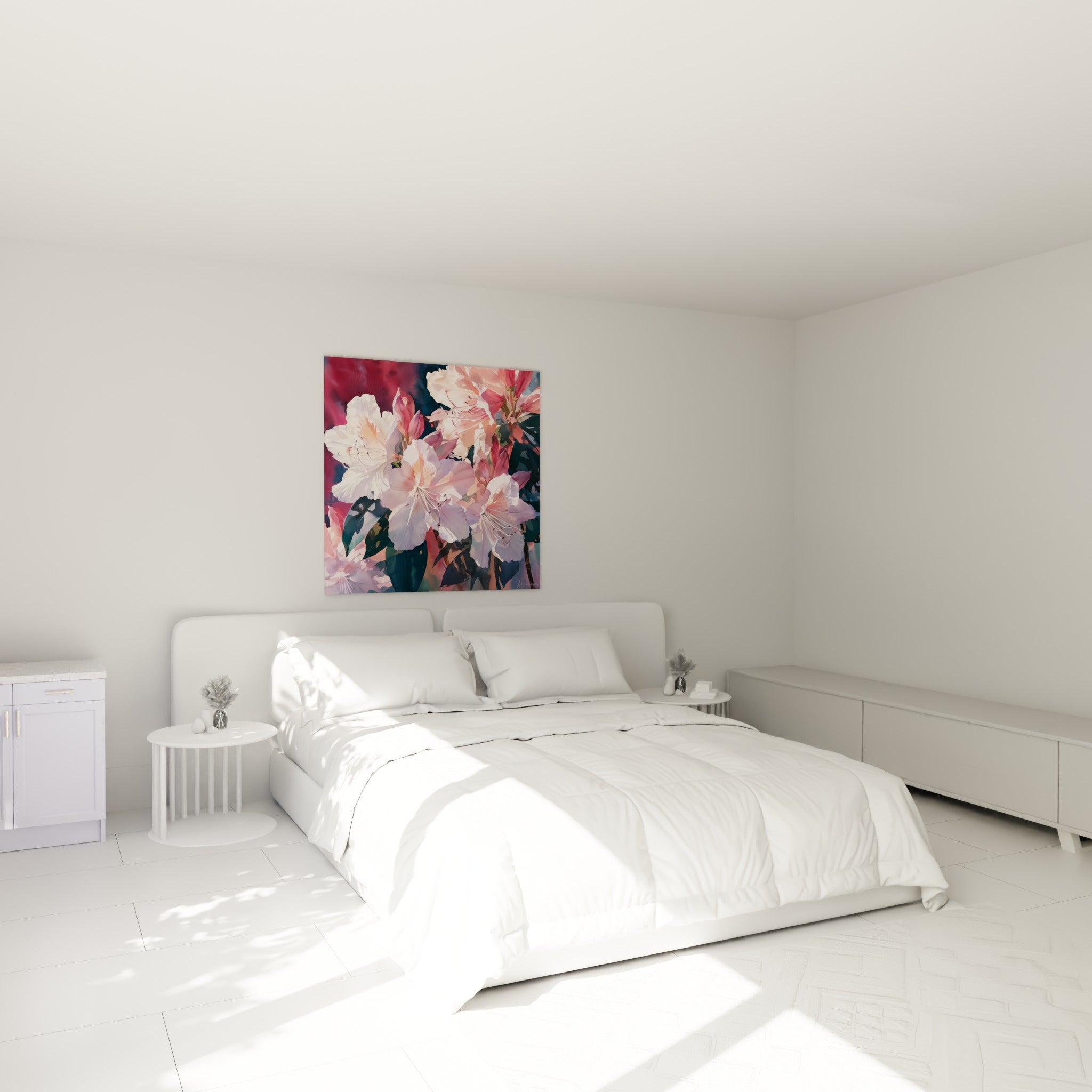 Azalées roses et blanches épanouies au-dessus d'un lit dans une chambre claire