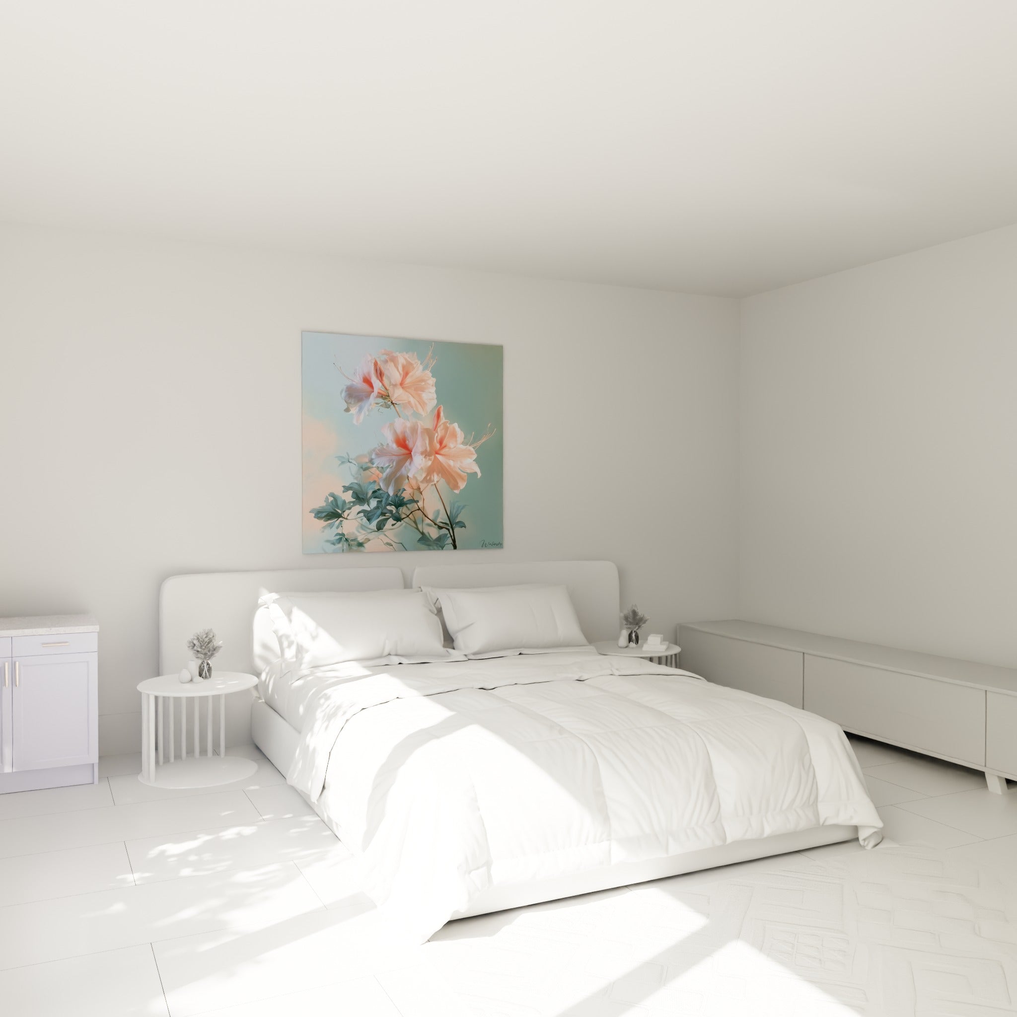 Bouquet d'azalée rose pastel et feuillage vert bleuté au-dessus d'un lit dans une chambre claire