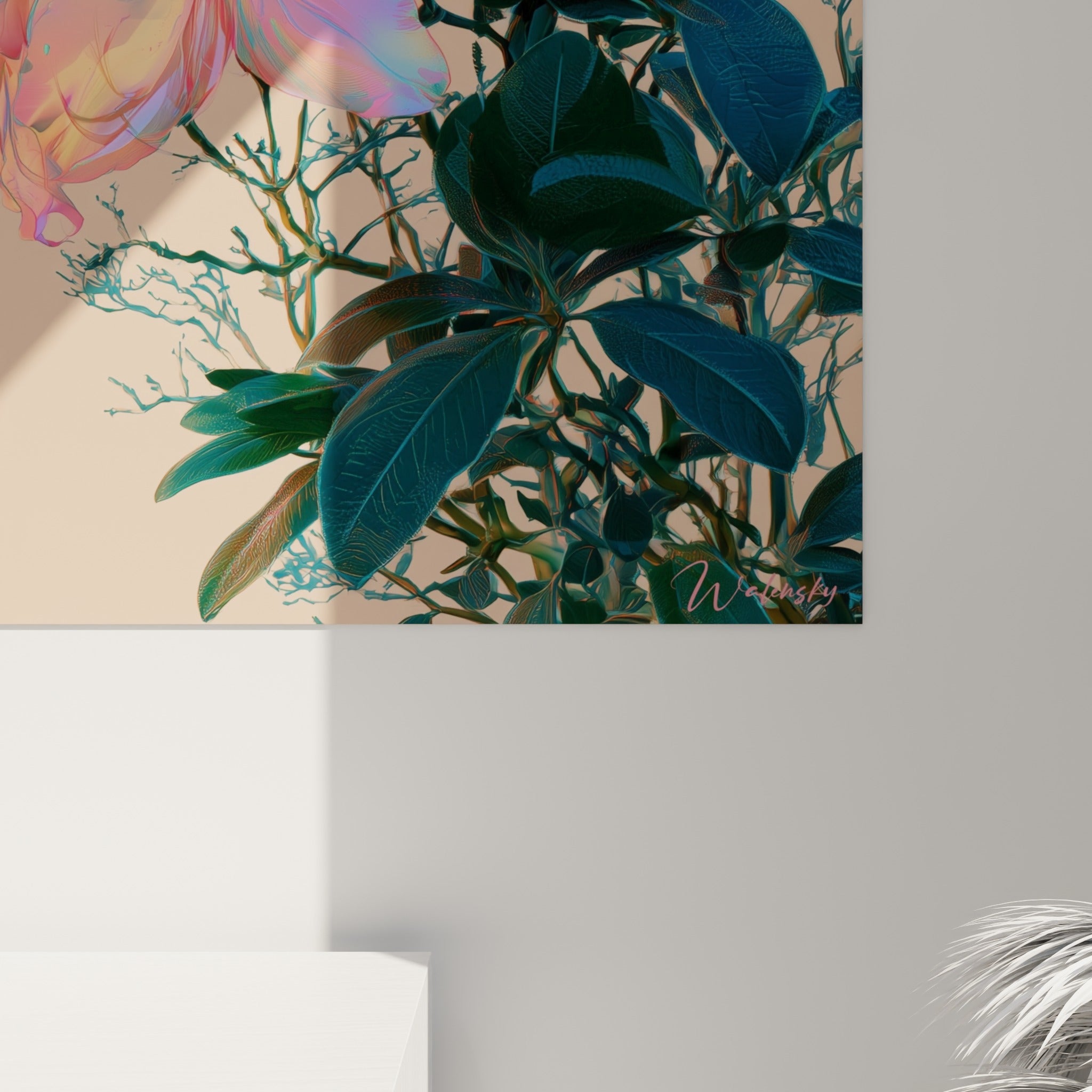 Détail des pétales d'azalée où le corail rencontre le bleu pastel, nervures rouges et grain nacré visibles