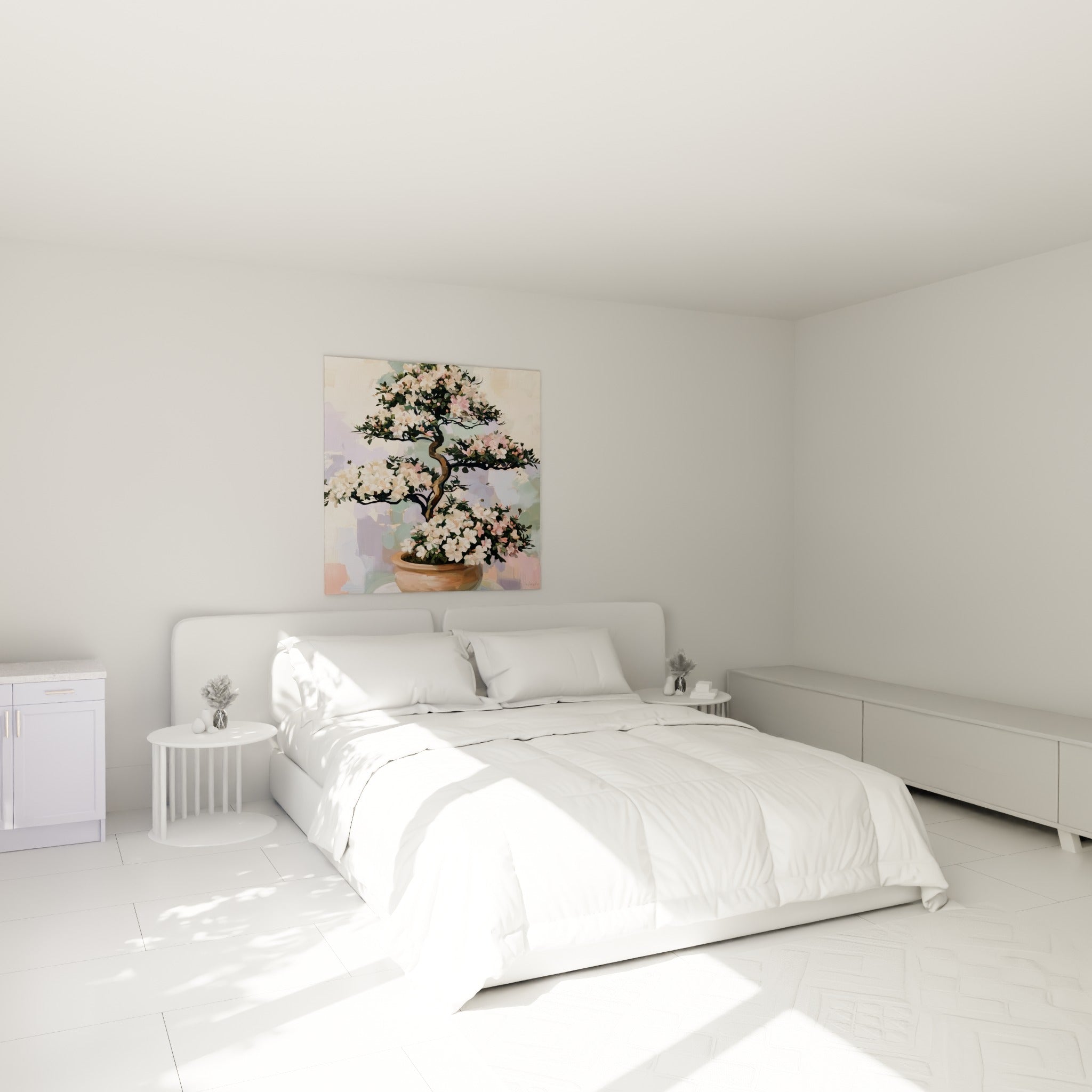 Azalée fleurie rose et crème en pot terracotta, accrochée au-dessus d'un lit dans une chambre claire