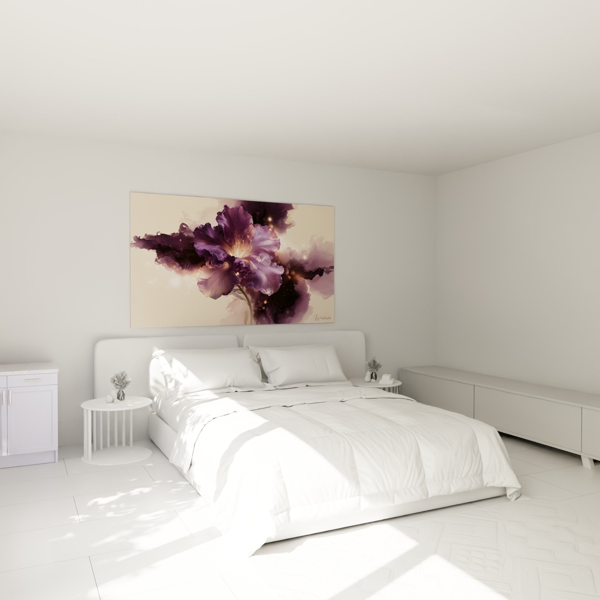 Pétales violets et beiges d'Azalée en fleur, accrochés au-dessus d'un lit dans une chambre claire