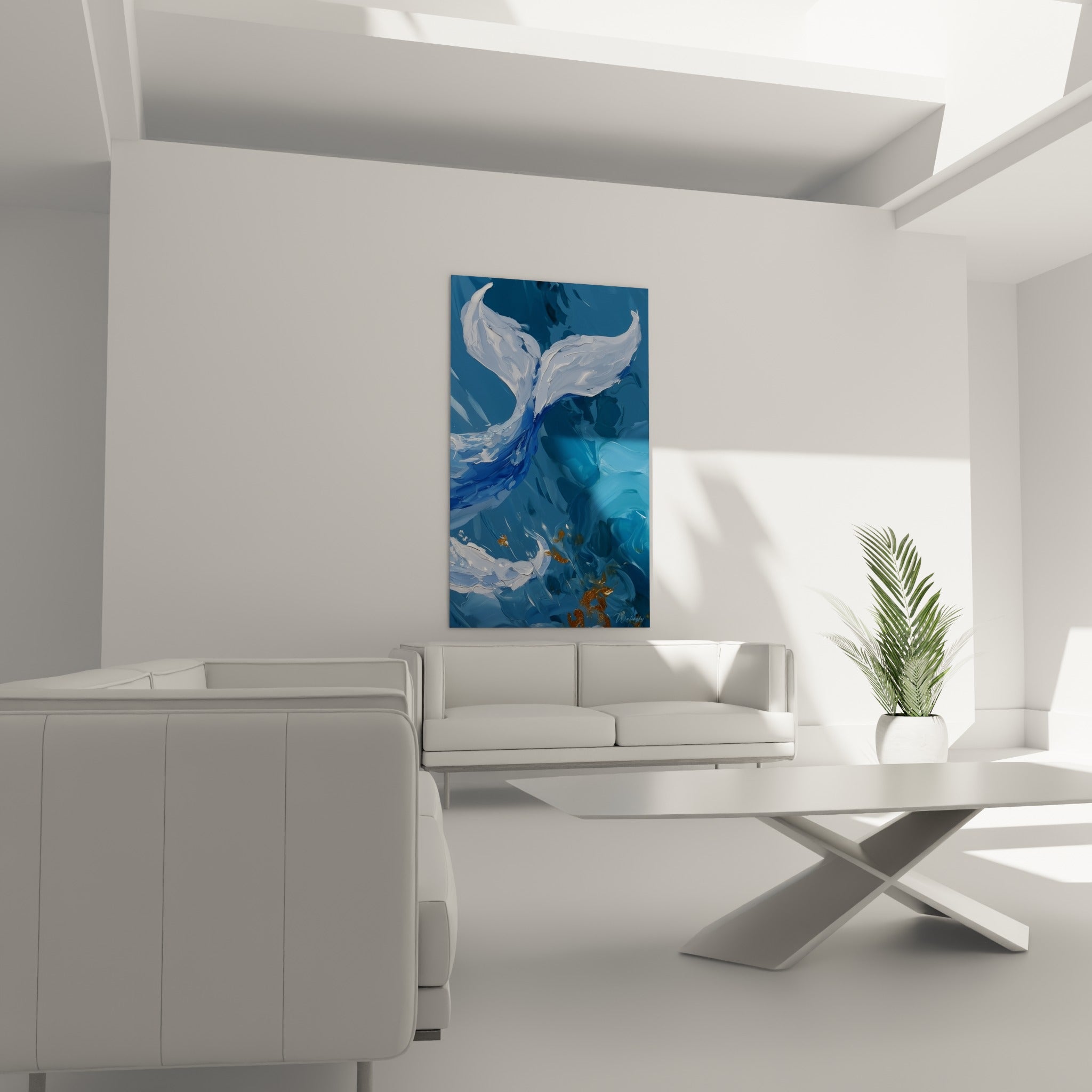 Silhouette dorée et bleu marine de la Baleine au-dessus d'un canapé dans un salon lumineux
