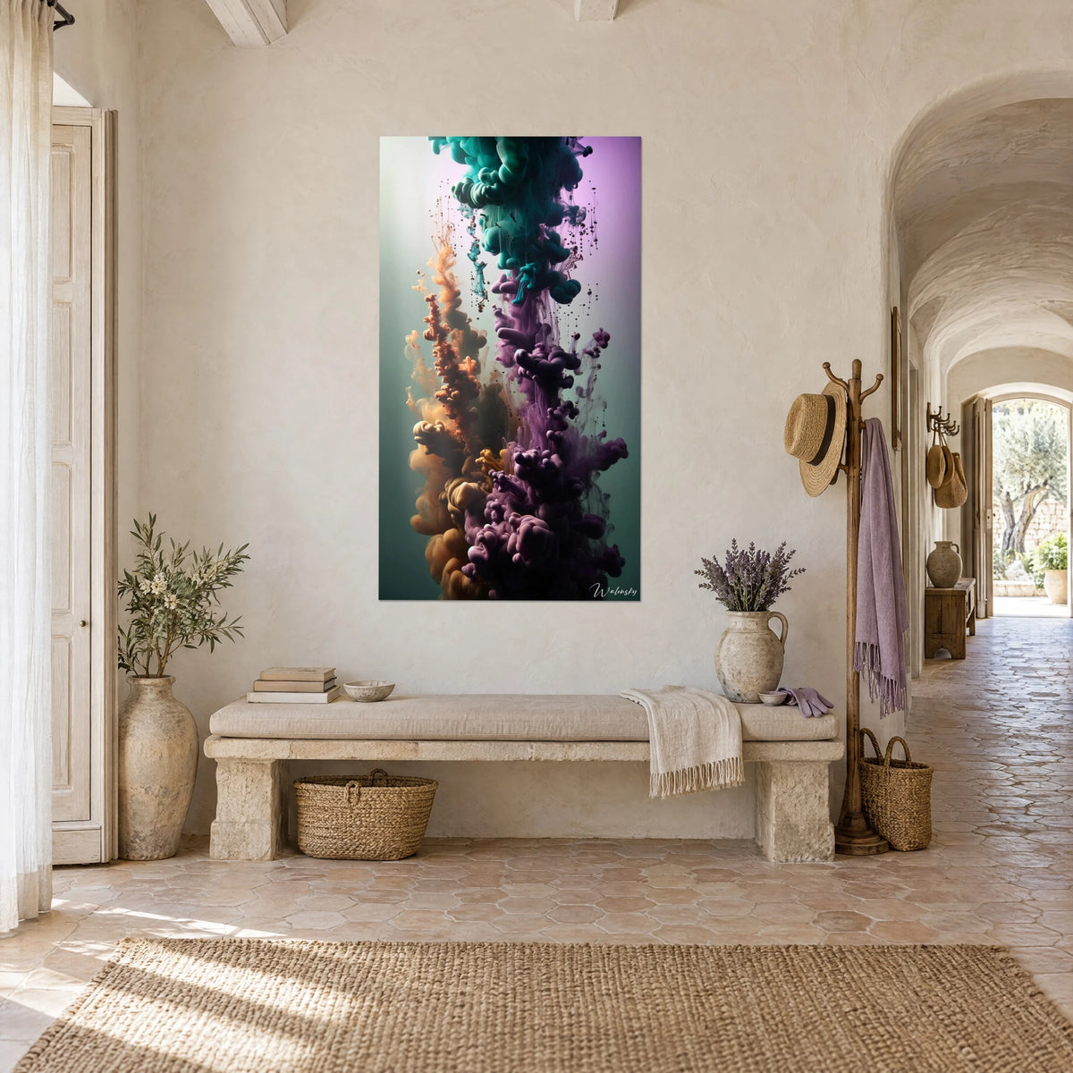 Schilderij met een turquoise en okerkleurige inktwolk die in krullen naar beneden stroomt op een lichtroze achtergrond, naast de stenen bank van de boerderij