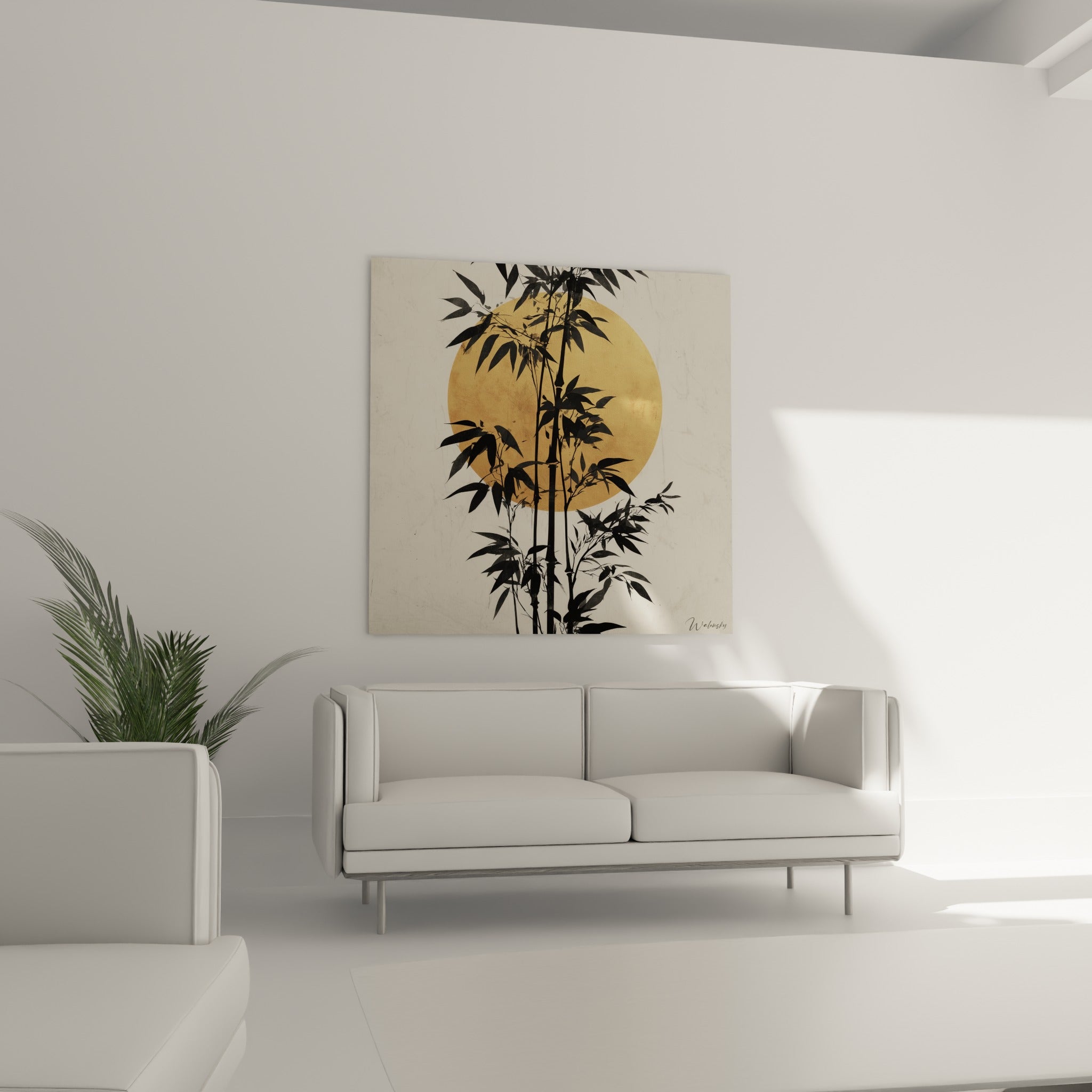 Feuillage de bambou anthracite se détachant sur un soleil ocre, au-dessus d'un canapé dans un salon lumineux