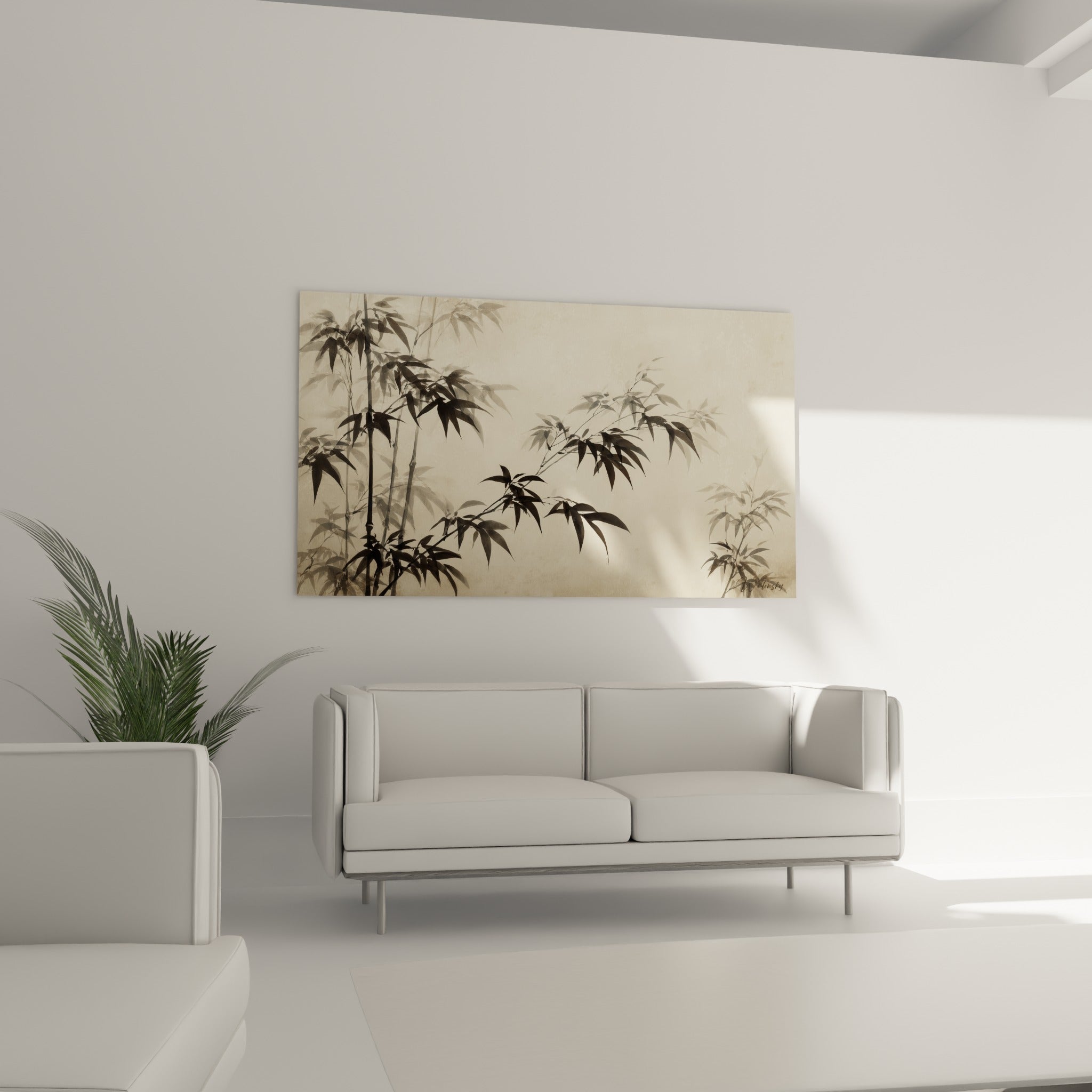 Branches de bambou noires et grises se déployant au-dessus d'un canapé dans un salon lumineux
