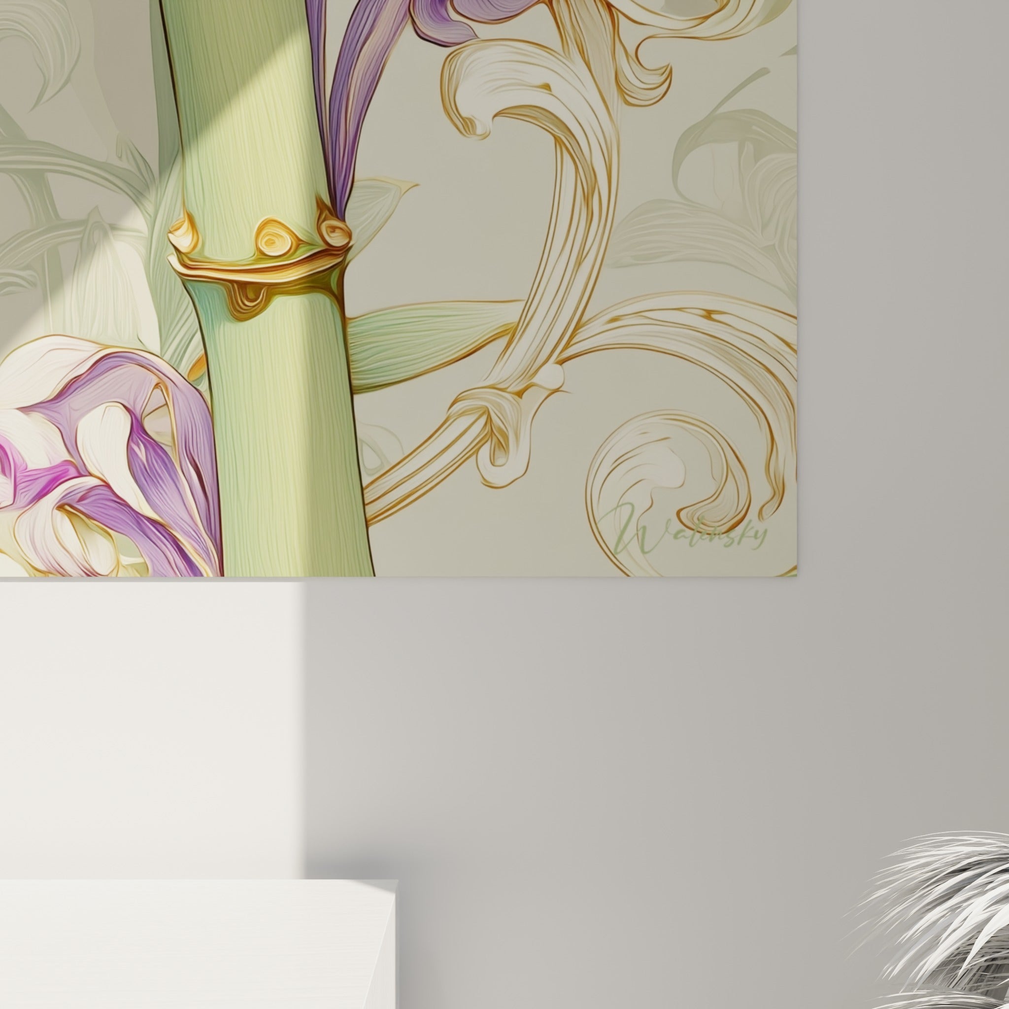 Détail des pétales mauves et des nœuds dorés du bambou révélant la finesse du trait