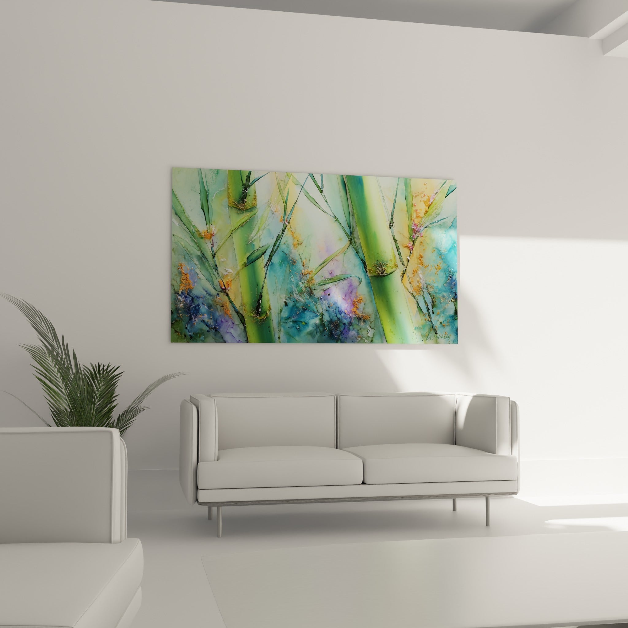 Bambou turquoise et doré aux formes organiques fluides, au-dessus d'un canapé dans un salon lumineux