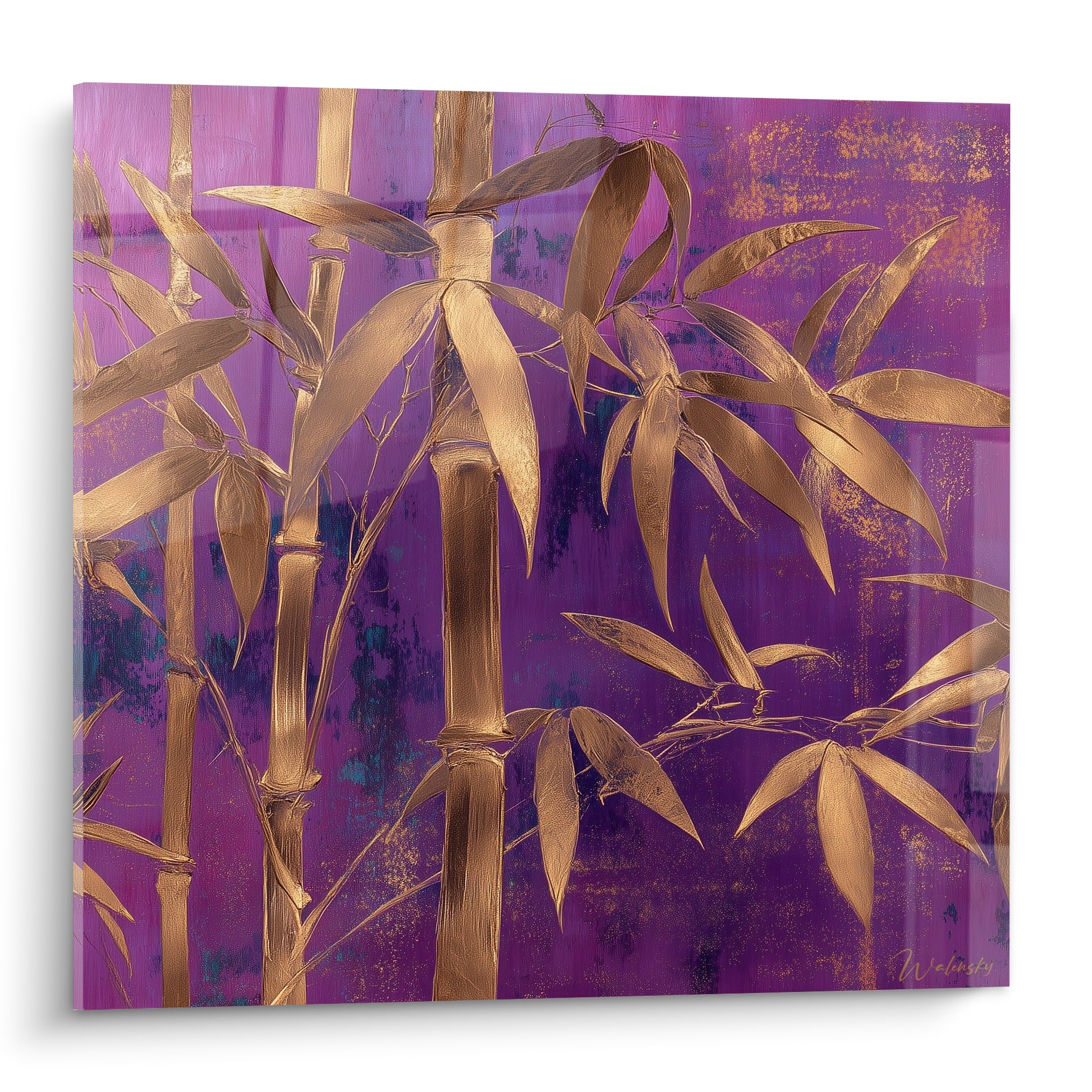 Bambou doré aux feuilles élancées se détachant sur un fond violet et pourpre profond