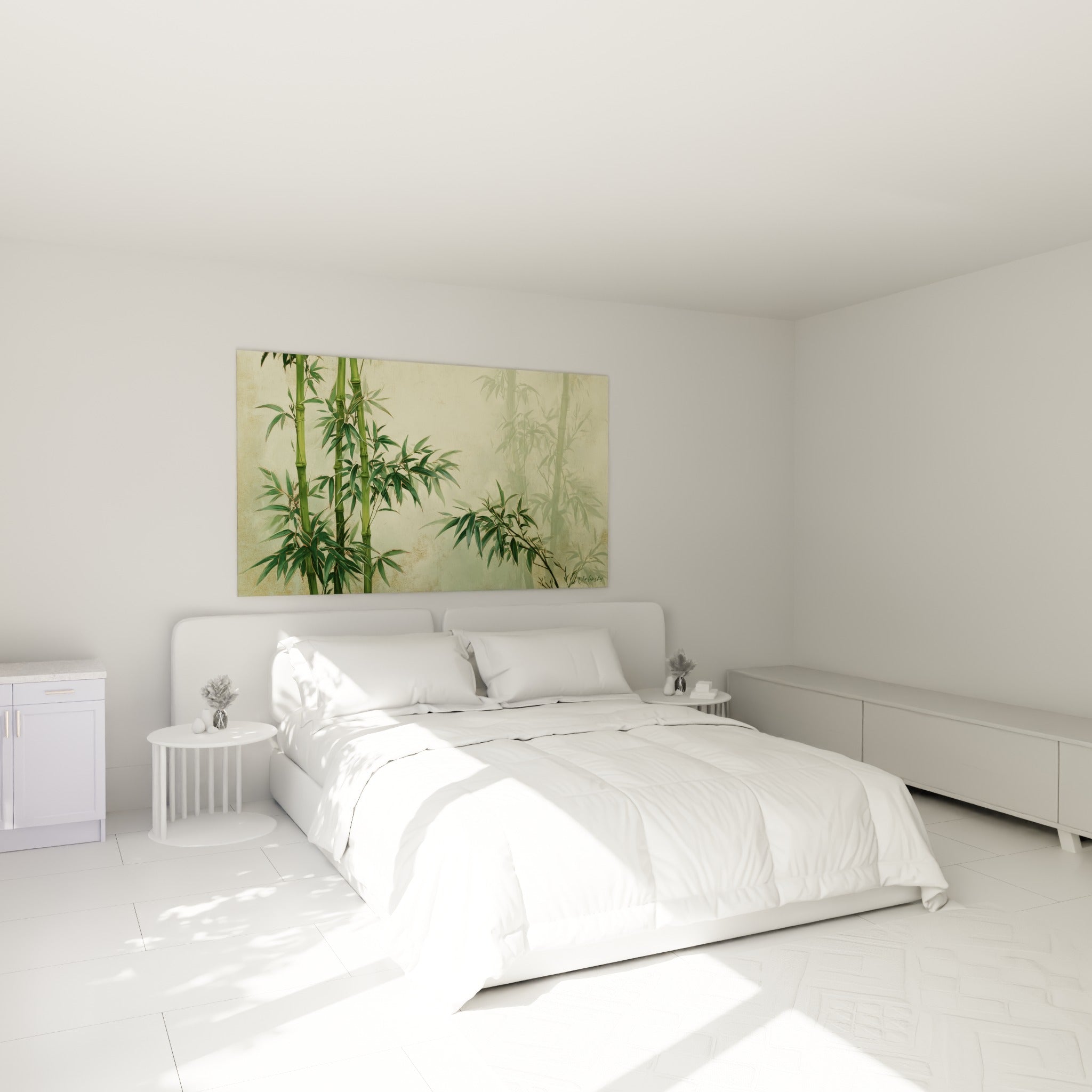 Tiges de bambou vert et beige se dressant au-dessus d'un lit dans une chambre claire