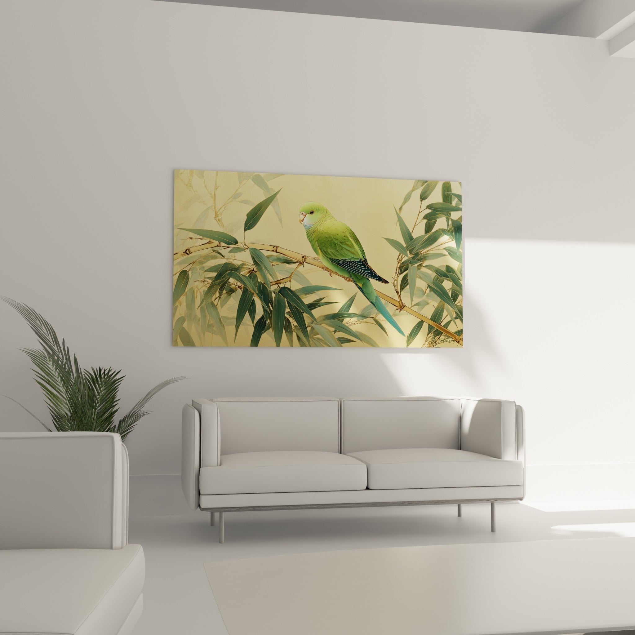 Plumage vert sauge et queue bleutée de la perruche, au-dessus d'un canapé dans un salon lumineux