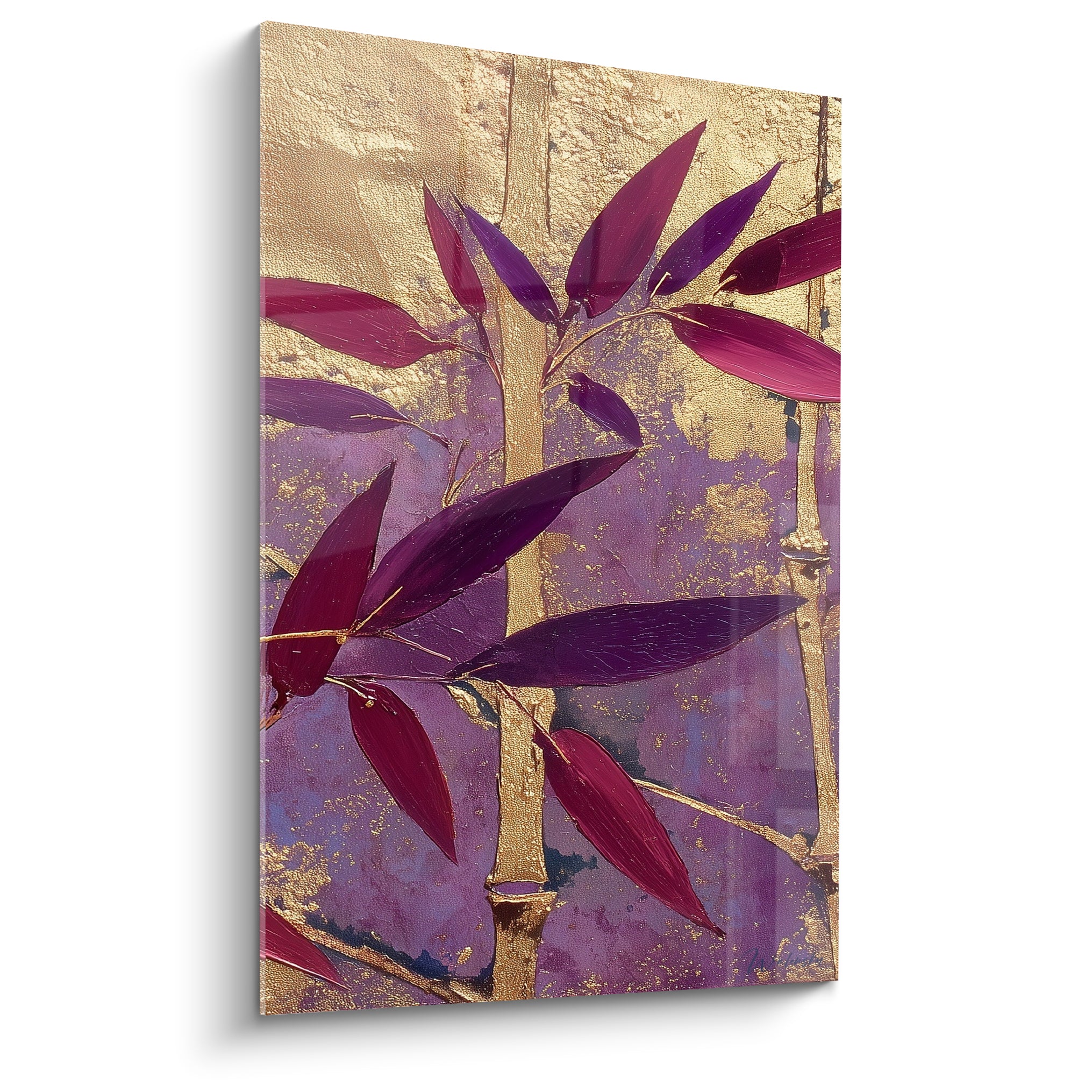 Bambou aux feuilles pourpres et magenta sur fond doré texturé, composition verticale raffinée