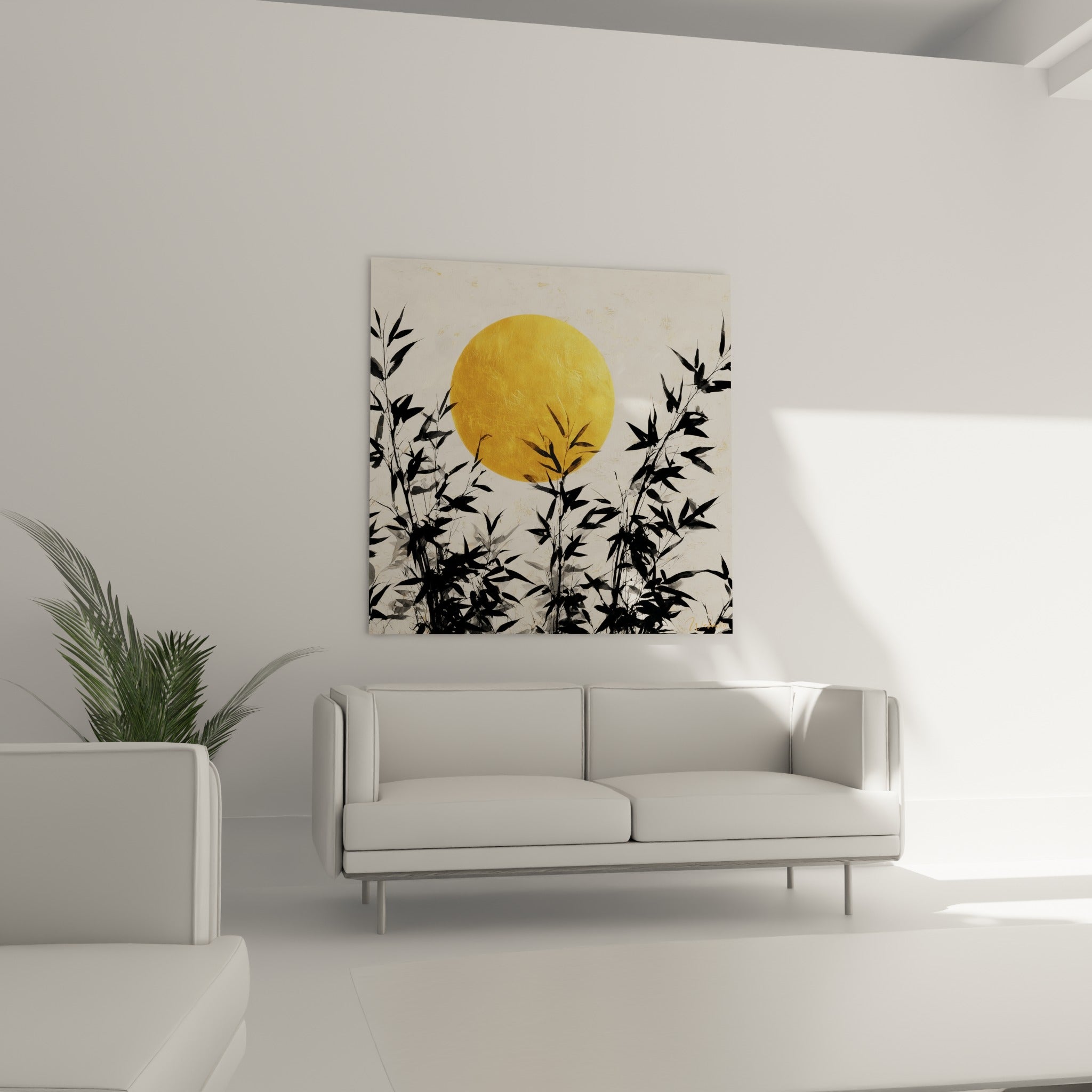 Tiges de bambou anthracite se découpant devant un cercle jaune ocre, au-dessus d'un canapé dans un salon lumineux