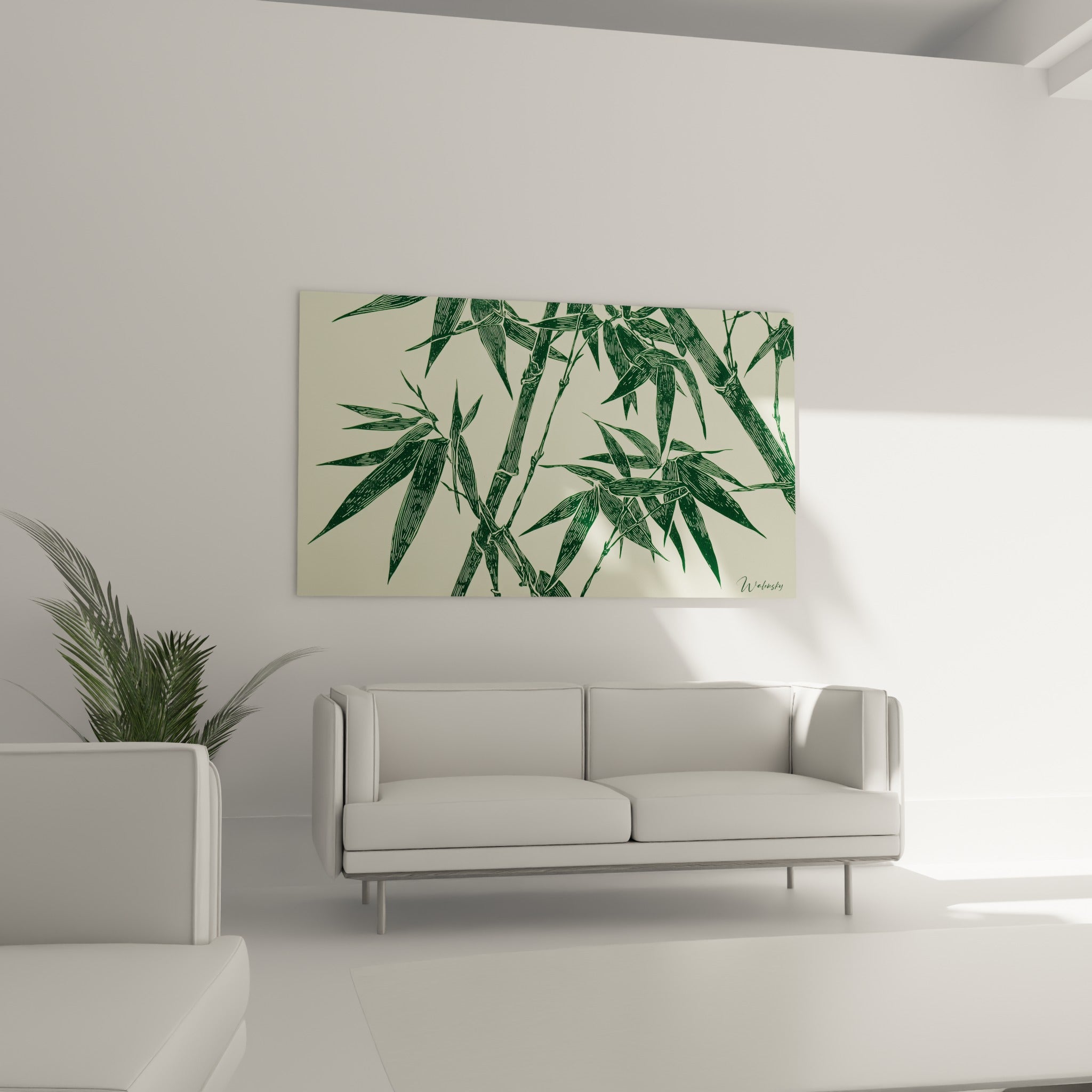 Tiges de bambou vert profond et fond crème, au-dessus d'un canapé dans un salon lumineux