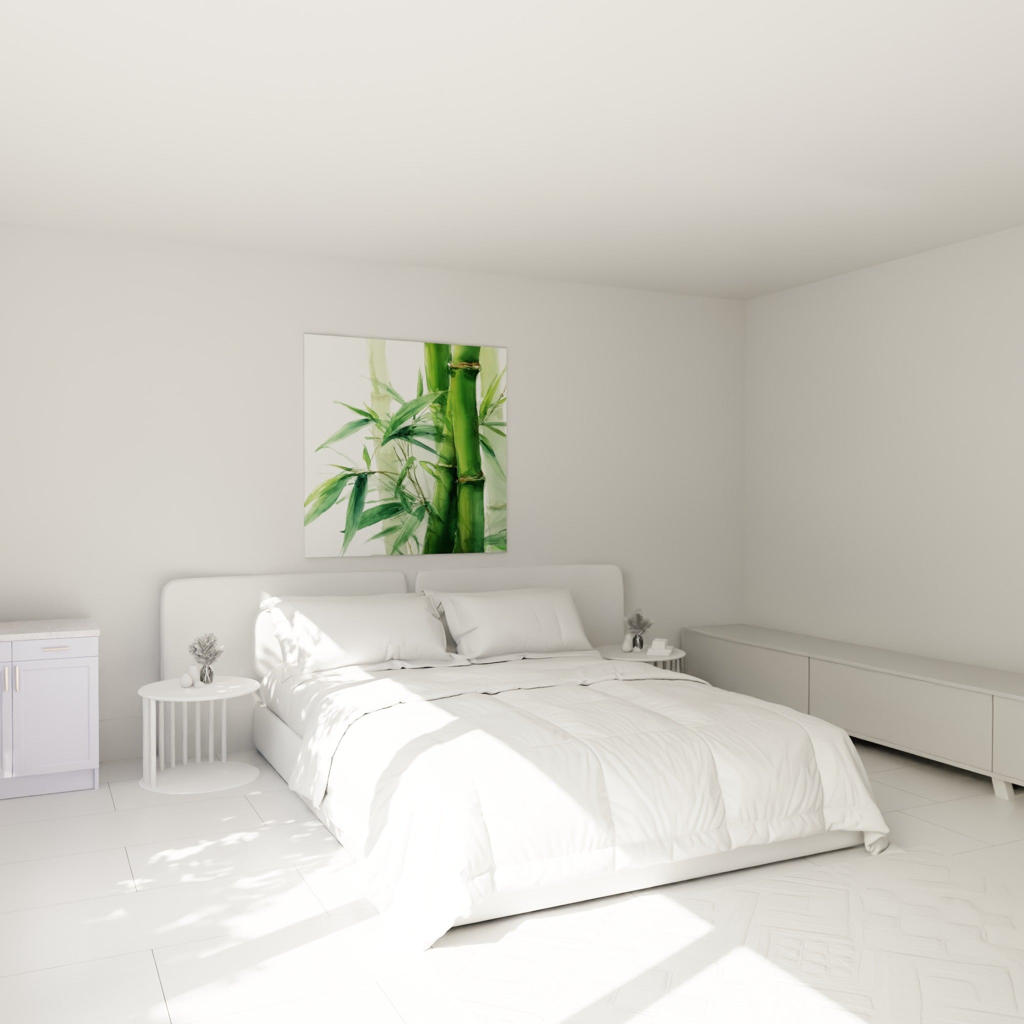 Tiges de bambou vert émeraude et feuillage délicat au-dessus d'un lit dans une chambre claire