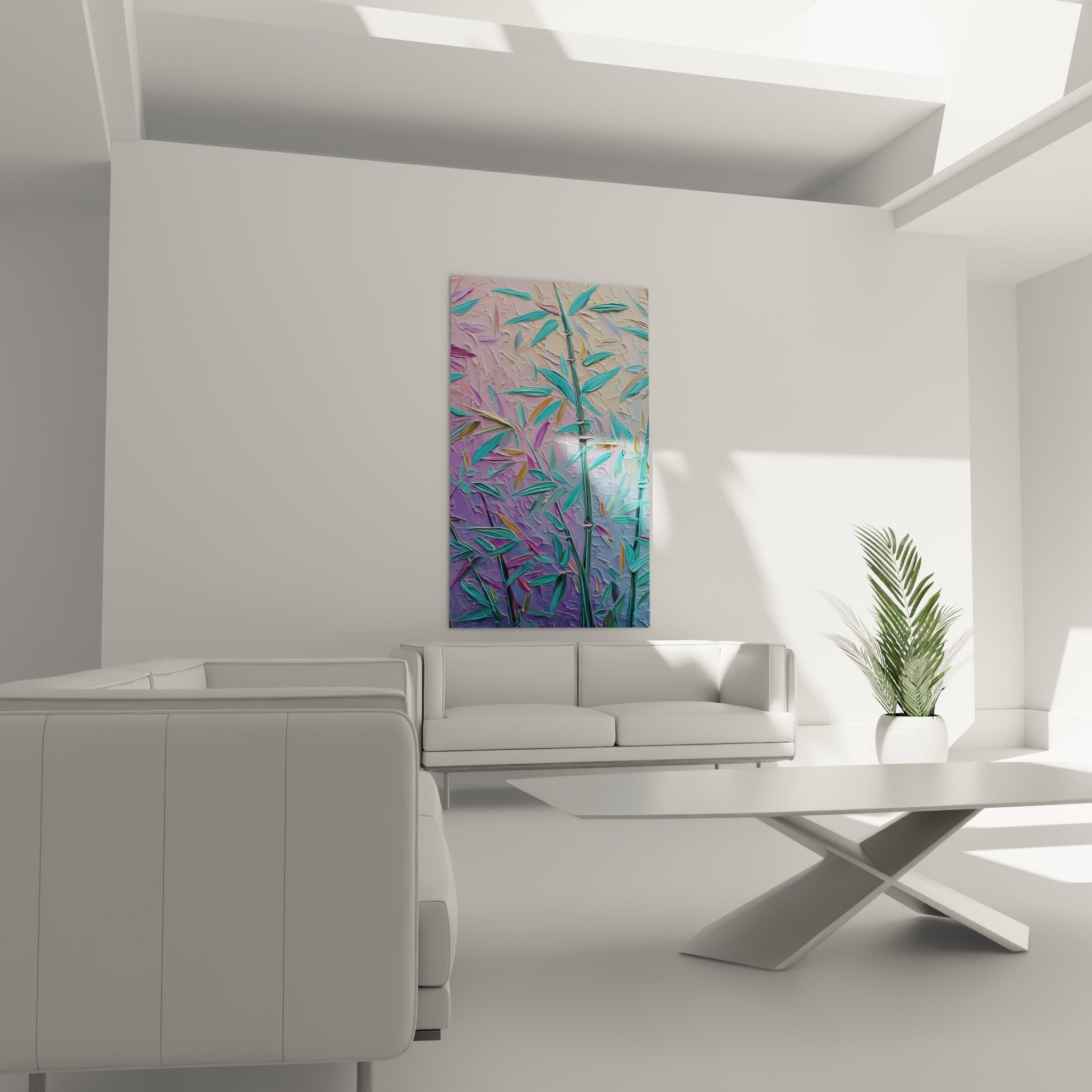 Feuillage de bambou turquoise et rose pastel disposé au-dessus d'un canapé dans un salon lumineux