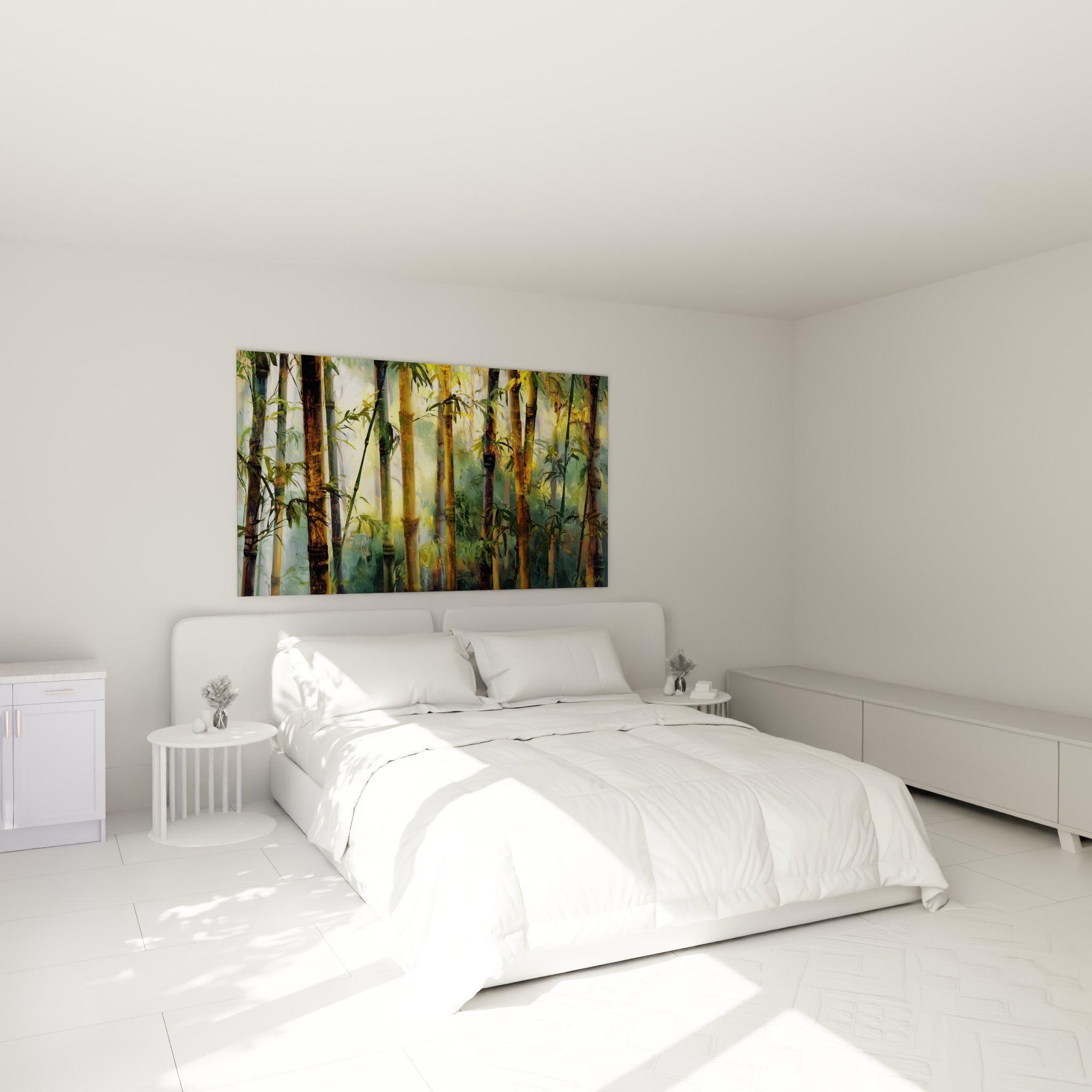 Forêt de bambous ocre et vert sauge accrochée au-dessus d'un lit dans une chambre claire