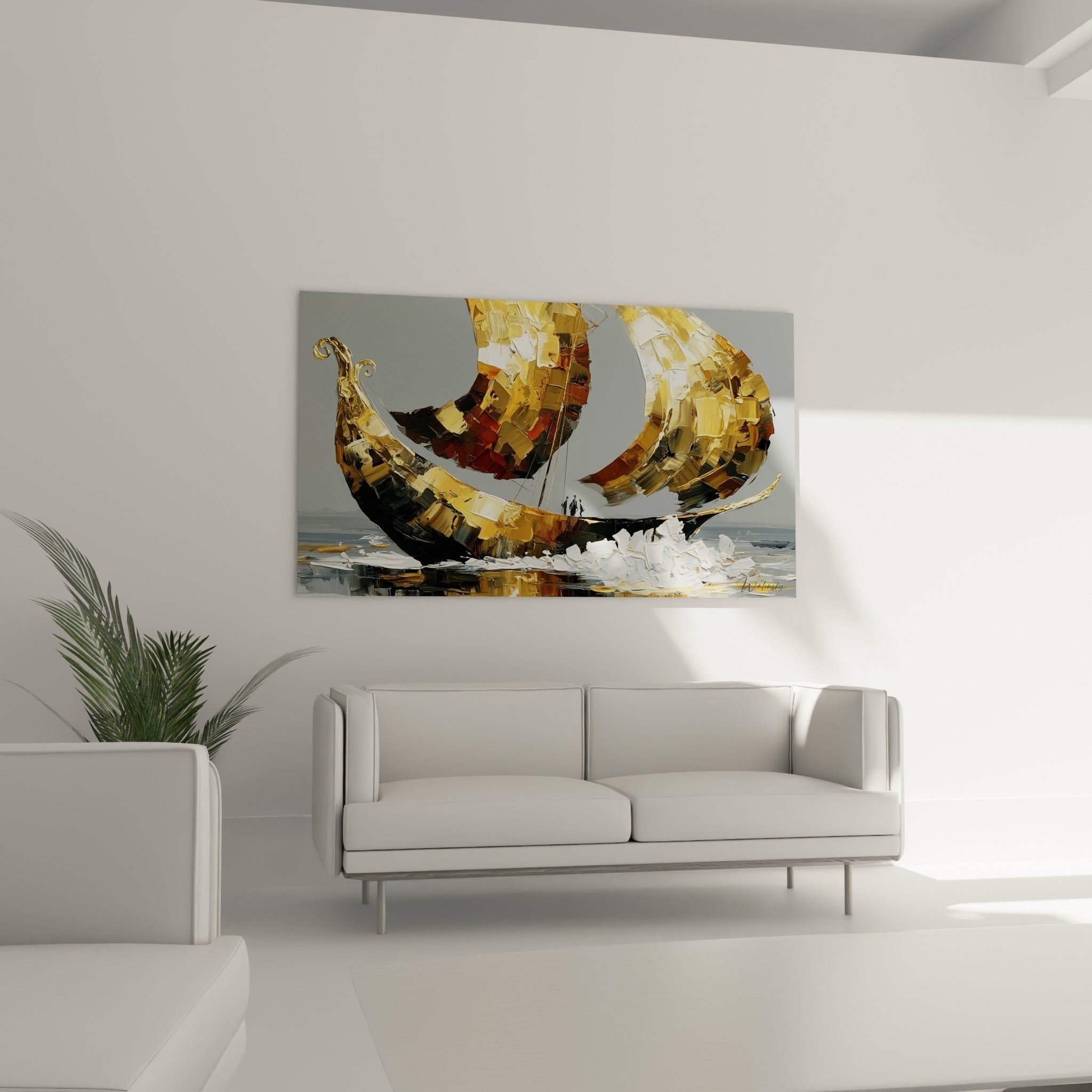 Coque sombre du bateau abstrait aux reflets dorés et blancs au-dessus d'un canapé dans un salon lumineux