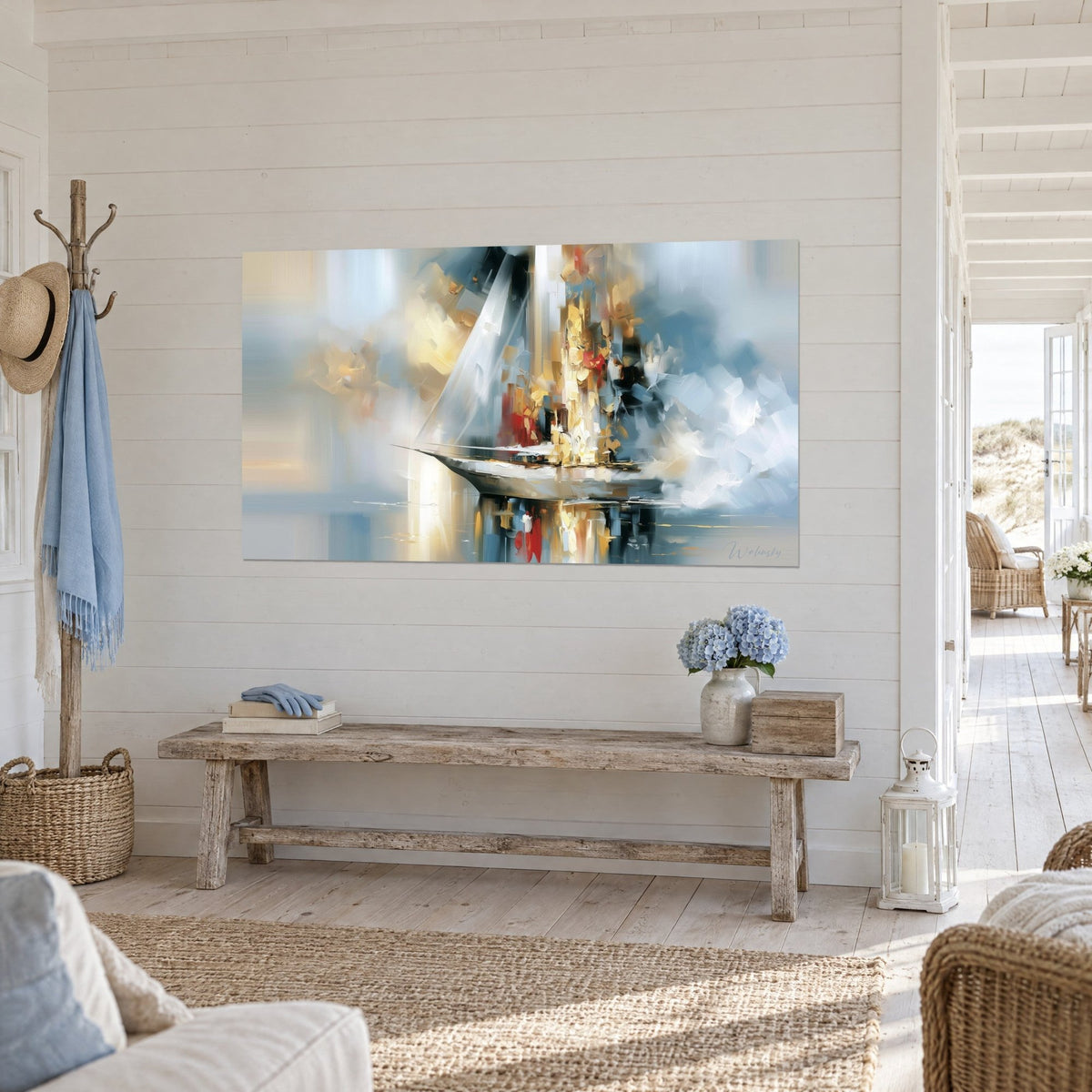 Tableau yacht abstrait aux voiles ivoire, éclats ocre et bleu acier, reflet miroitant, mur lambrissé en bord de mer