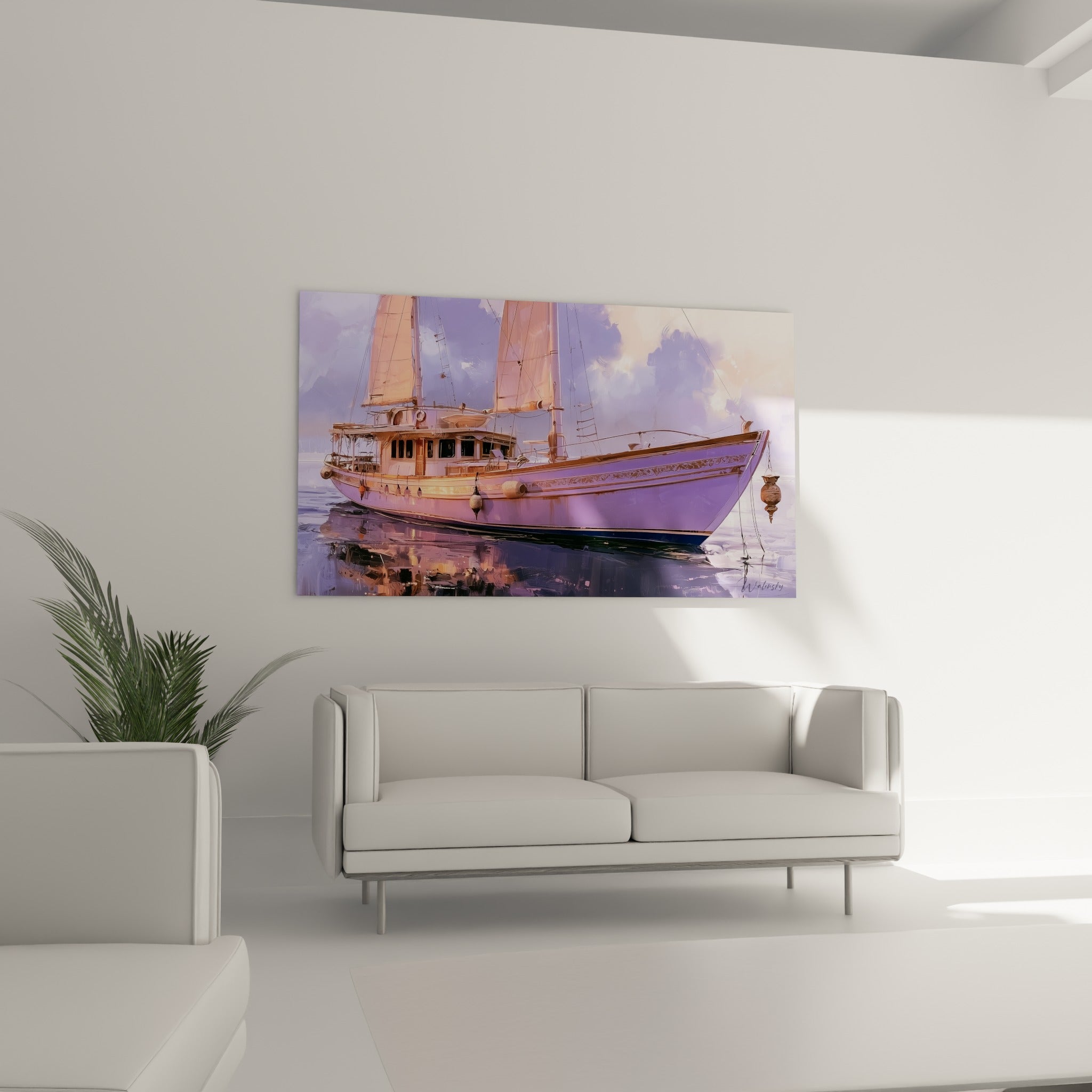 Reflets lavande et dorures du tableau Bateau abstrait au-dessus d'un canapé dans un salon lumineux
