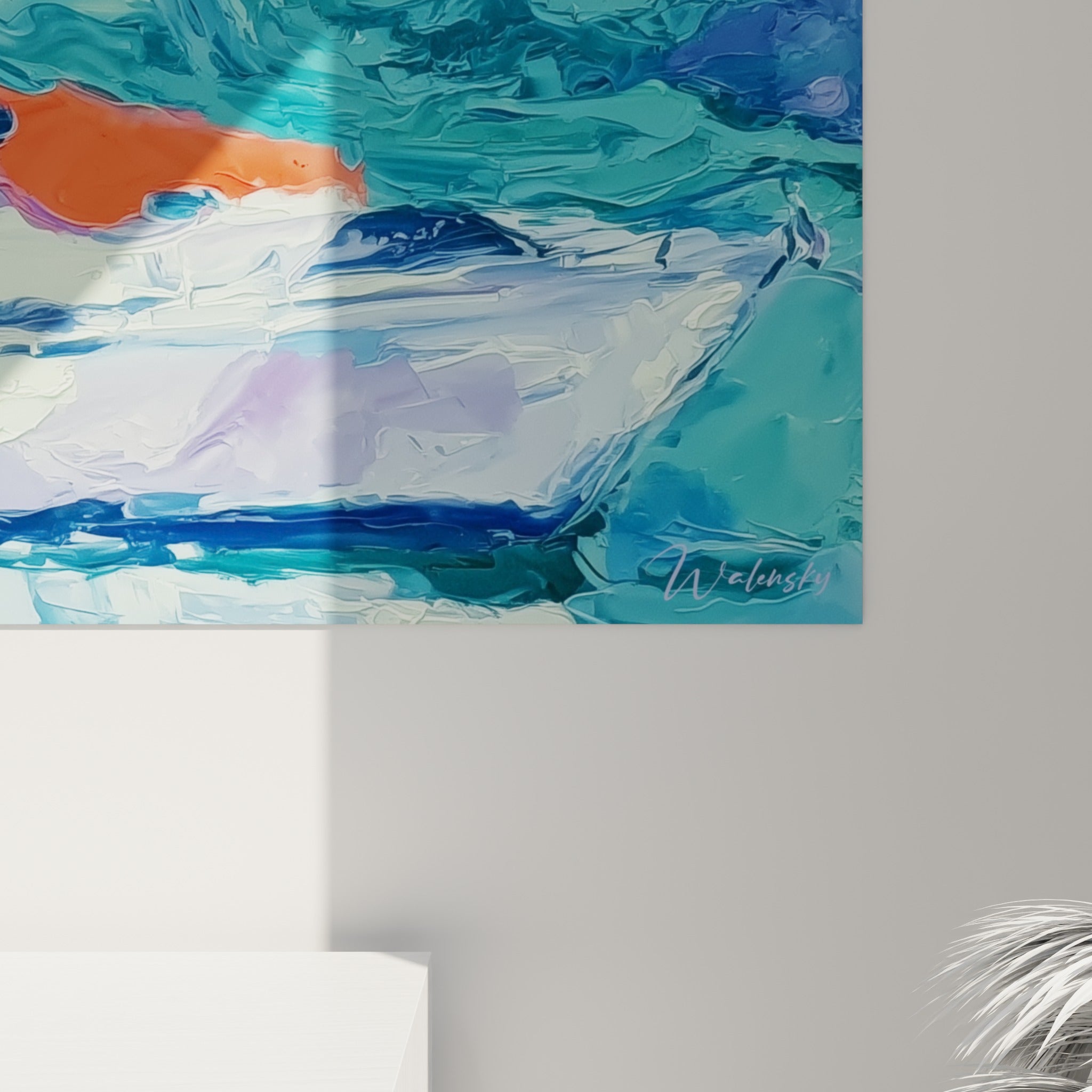 Empâtements épais de turquoise, blanc et orange visibles sur la matière peinte de ce voilier abstrait