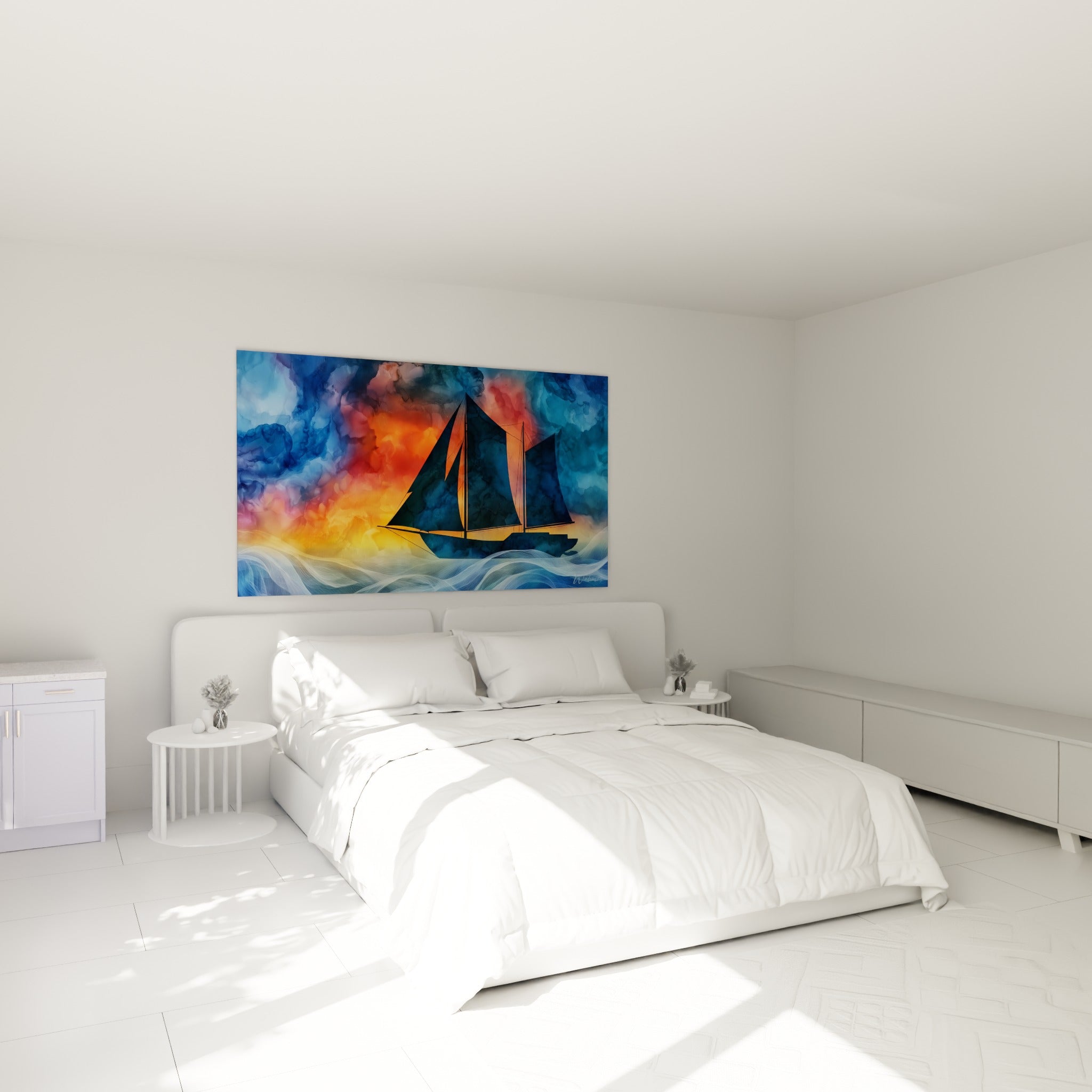 Silhouette de voilier bleu marine et ciel ambré, tableau bateau abstrait au-dessus d'un lit dans une chambre claire