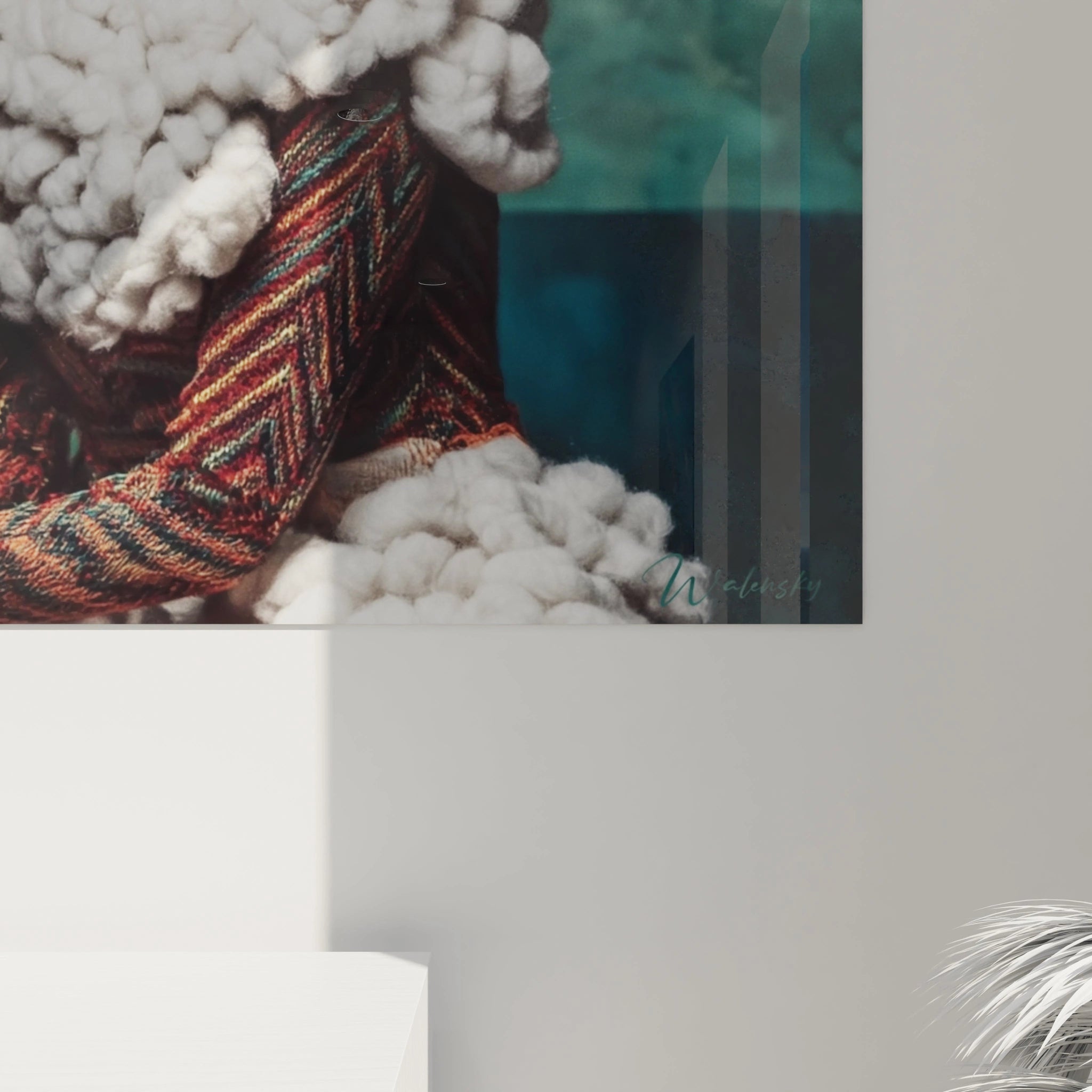 Tableau mural haute couture avec un modèle portant un pull en laine et un fond artistique