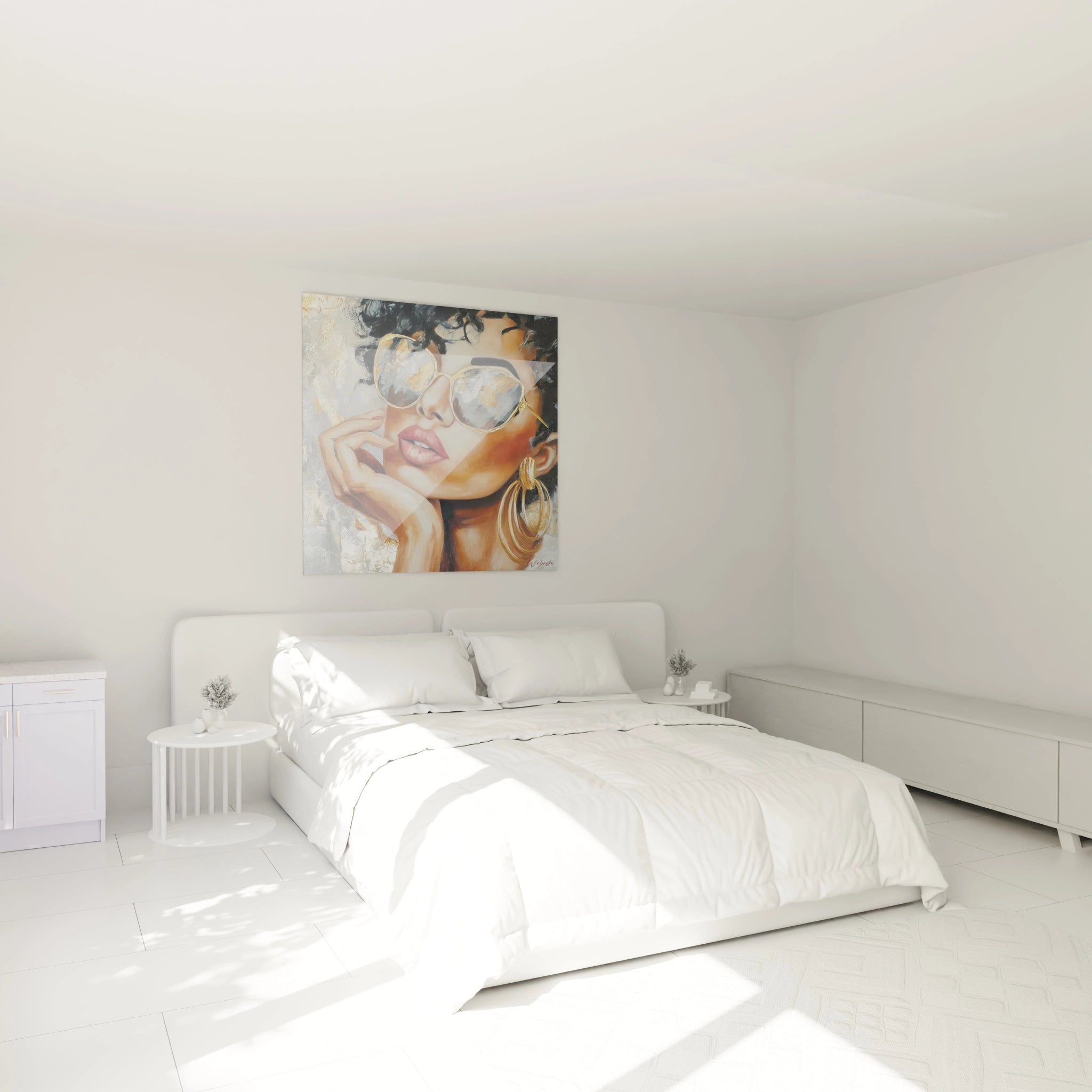 Tableau mural femme chic affichant un portrait élégant avec des lunettes à la mode dans une chambre lumineuse