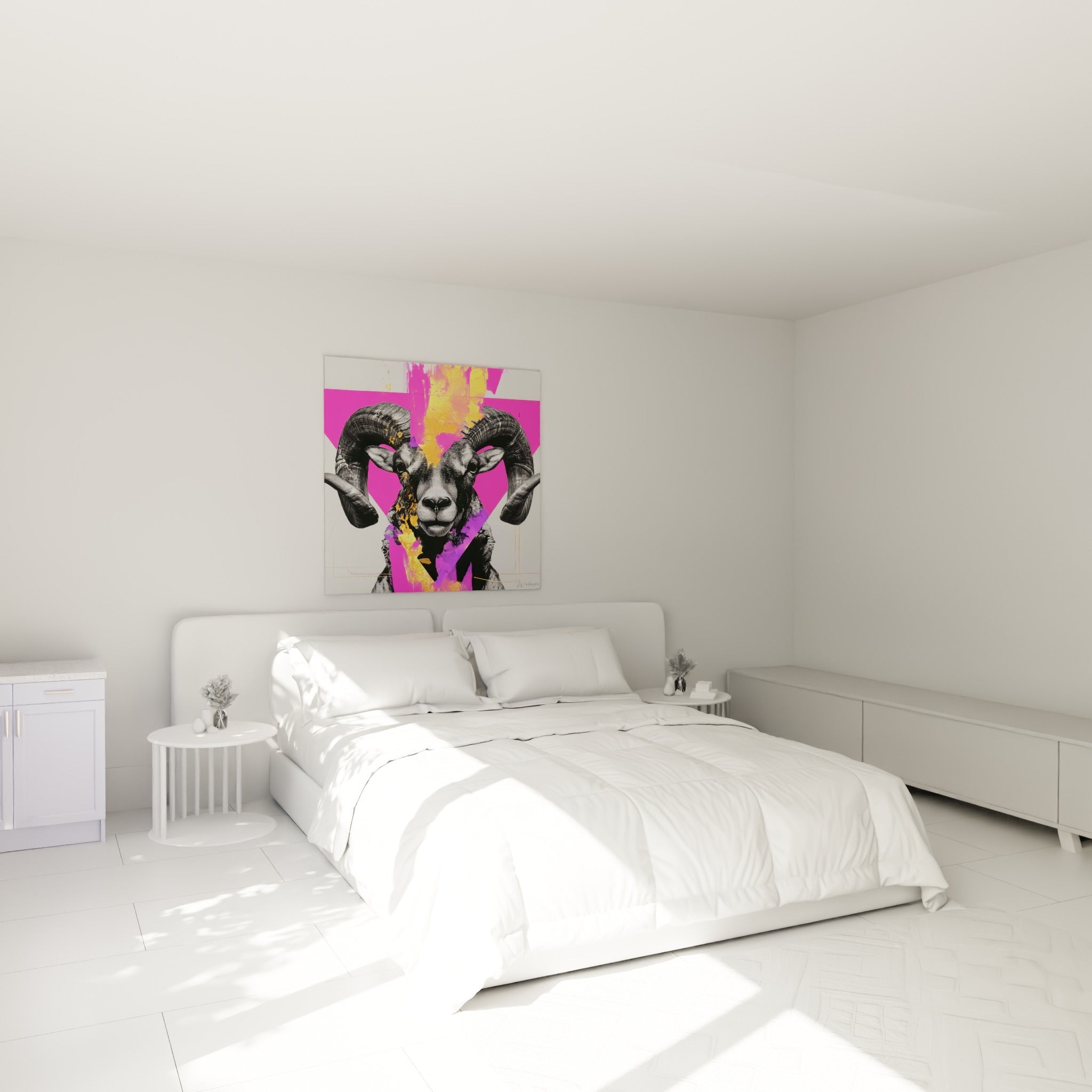 Cornes puissantes et regard intense du Bélier fuchsia et doré, au-dessus d'un lit dans une chambre claire