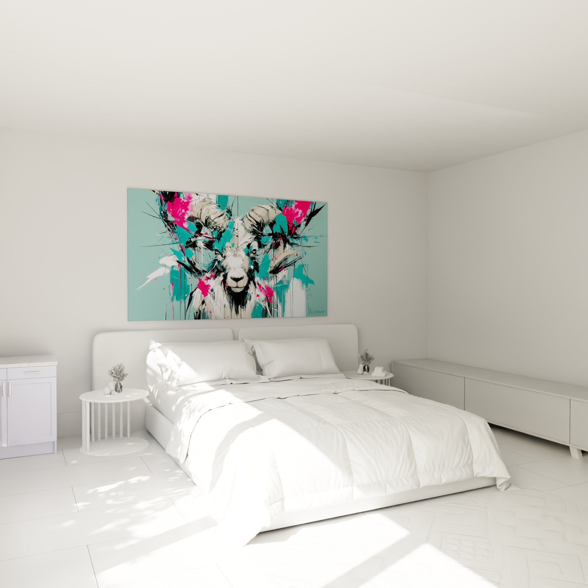 Cornes massives et museau blanc du Bélier, touches fuchsia, au-dessus d'un lit dans une chambre claire