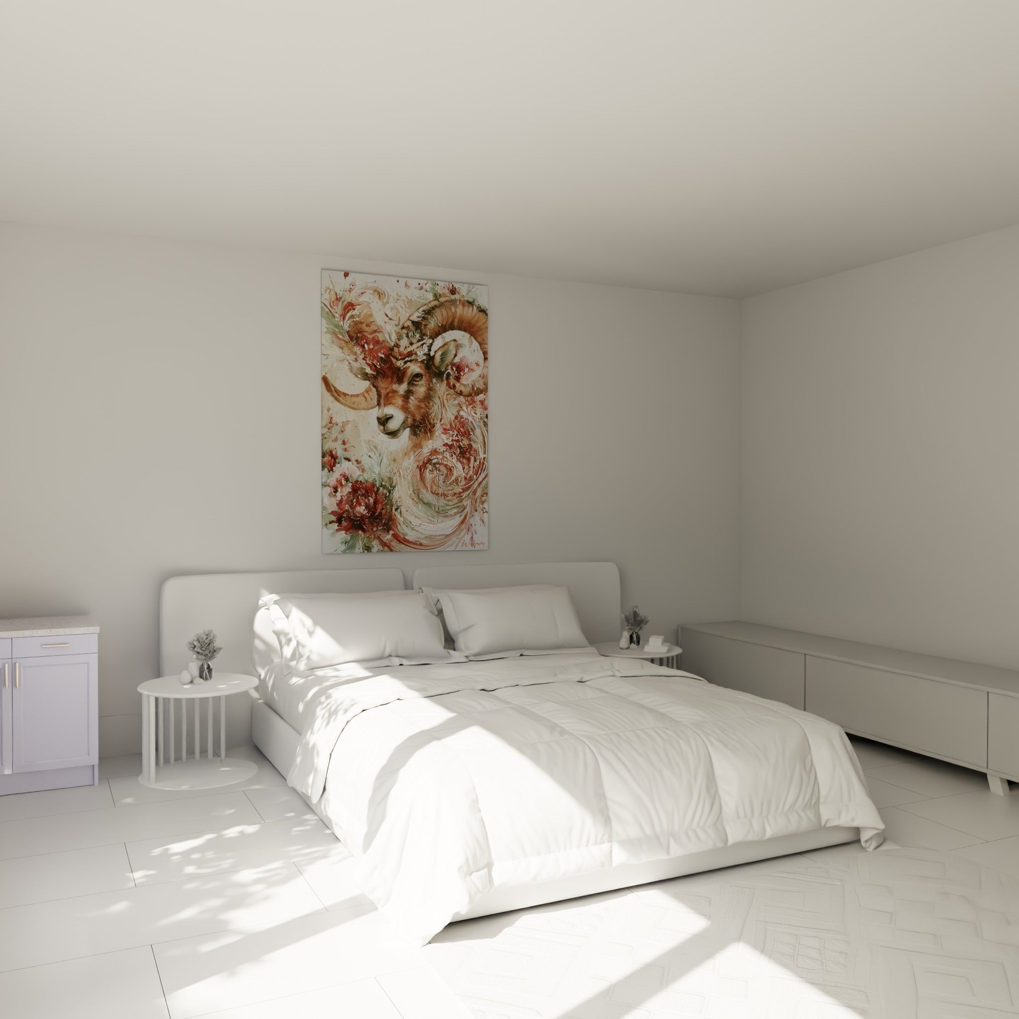 Cornes brunes du Bélier et fleurs terracotta dominent la toile, accrochée au-dessus d'un lit dans une chambre claire